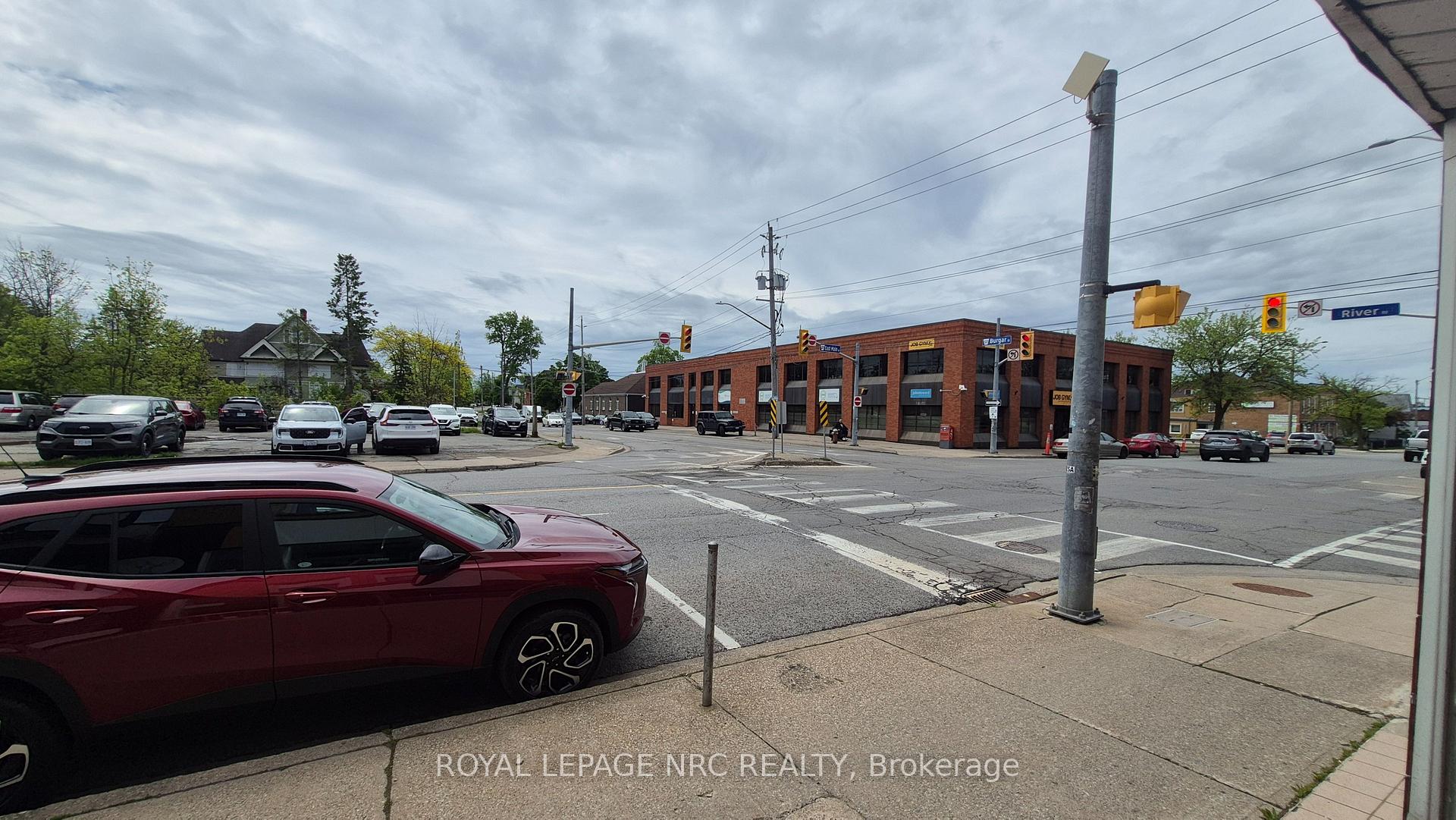 232 EAST MAIN Street 236, Welland — photo 4 of 5