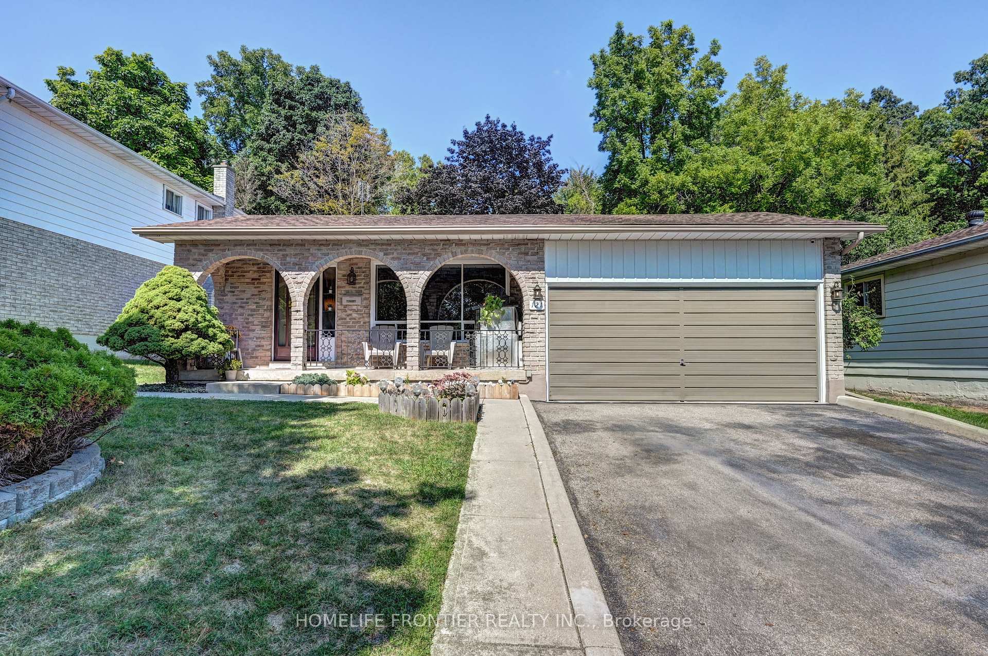 121 Forest Road, Brantford — photo 2 of 5