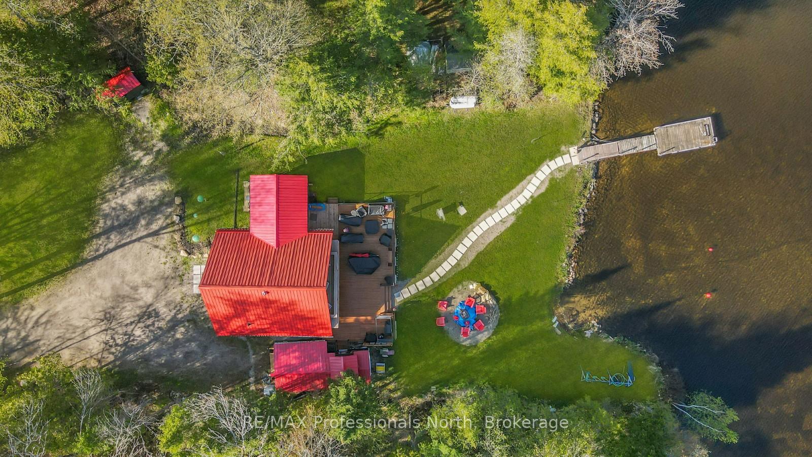 1096 Gravel Pit Road, Minden Hills — photo 3 of 5