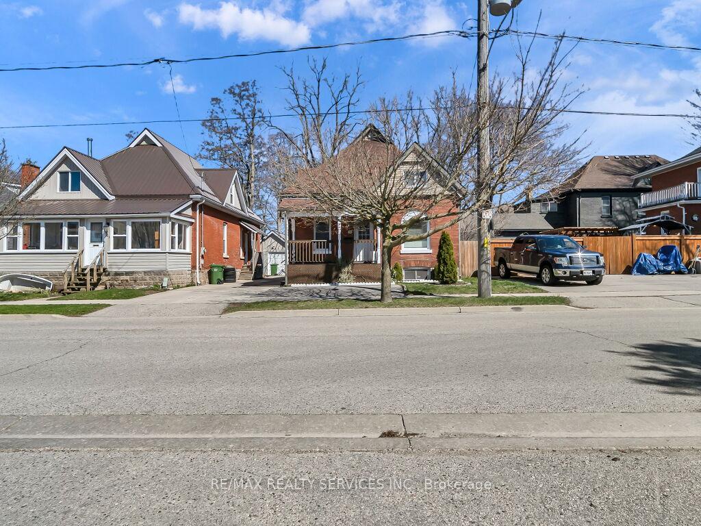 65 MOORE Street, St. Thomas — photo 2 of 5