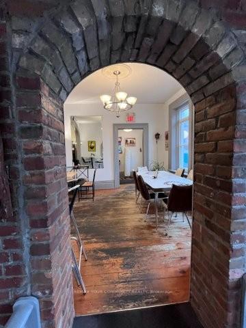 373 Queen Street, Peterborough — photo 3 of 5
