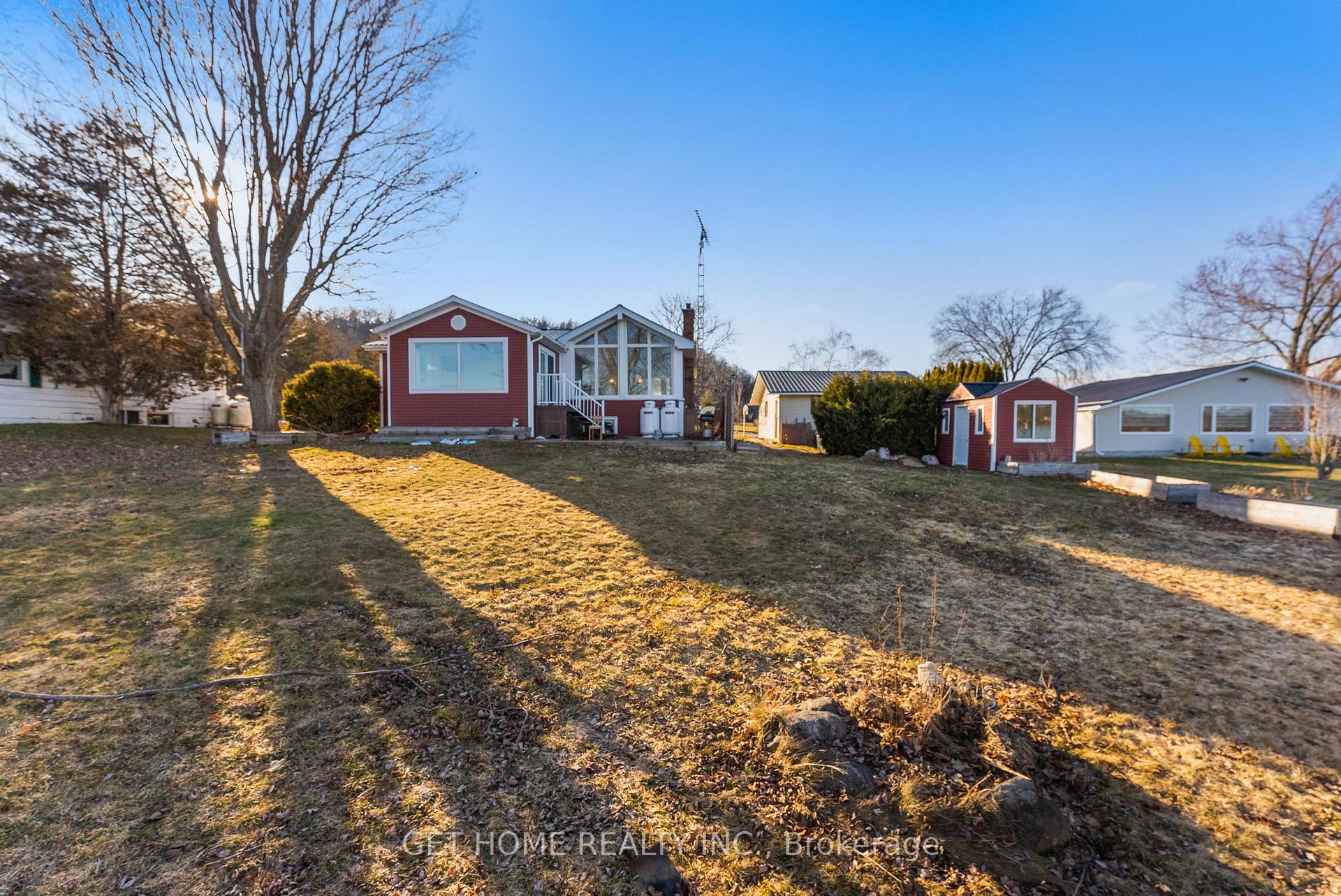 52 Pats Lane, Prince Edward County — photo 2 of 5