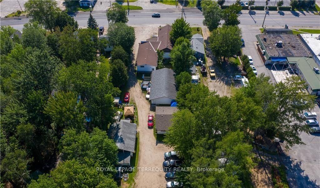 550 Lakeshore Drive, North Bay — photo 2 of 5