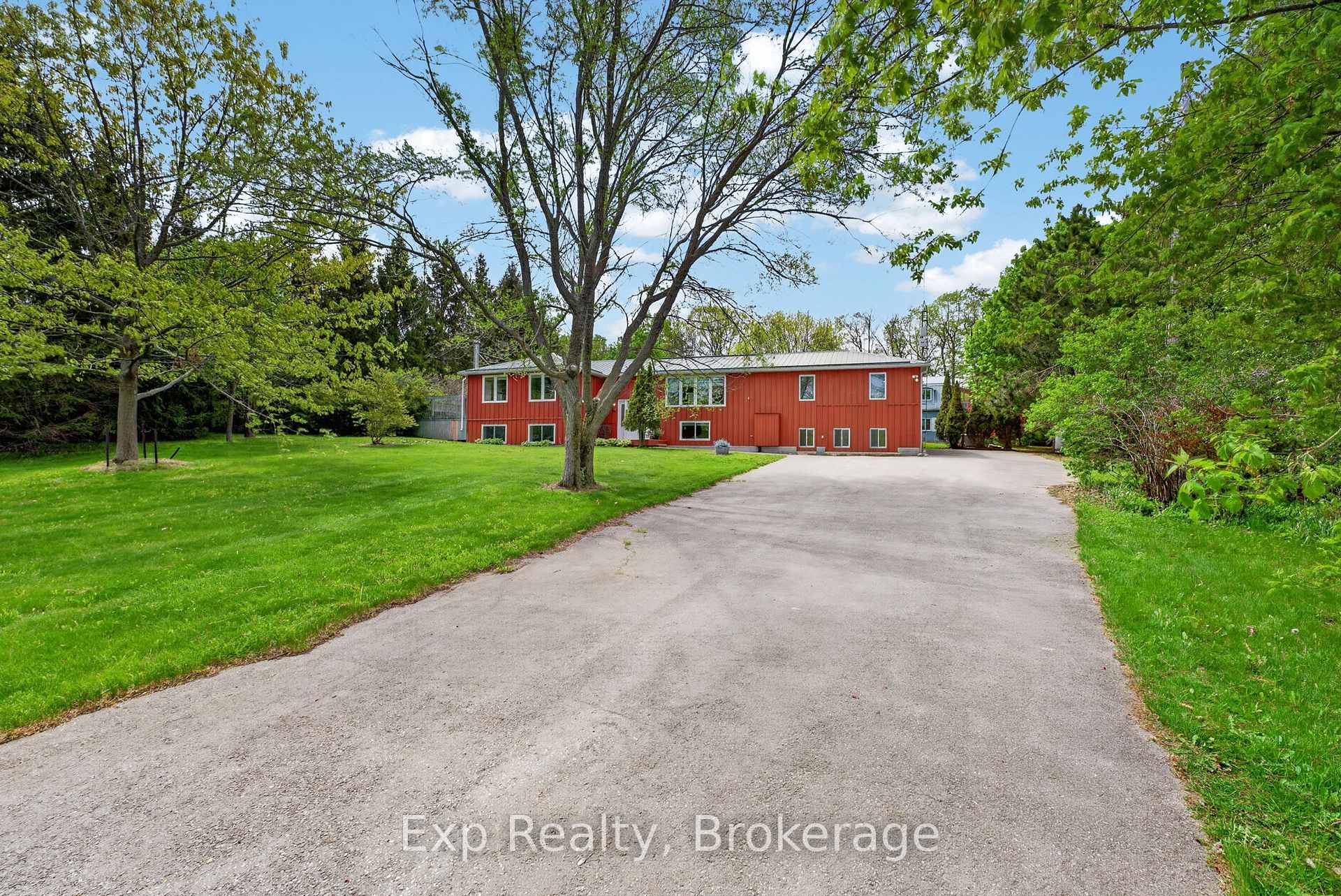 1207 Shannon Road, Prince Edward County — photo 2 of 5