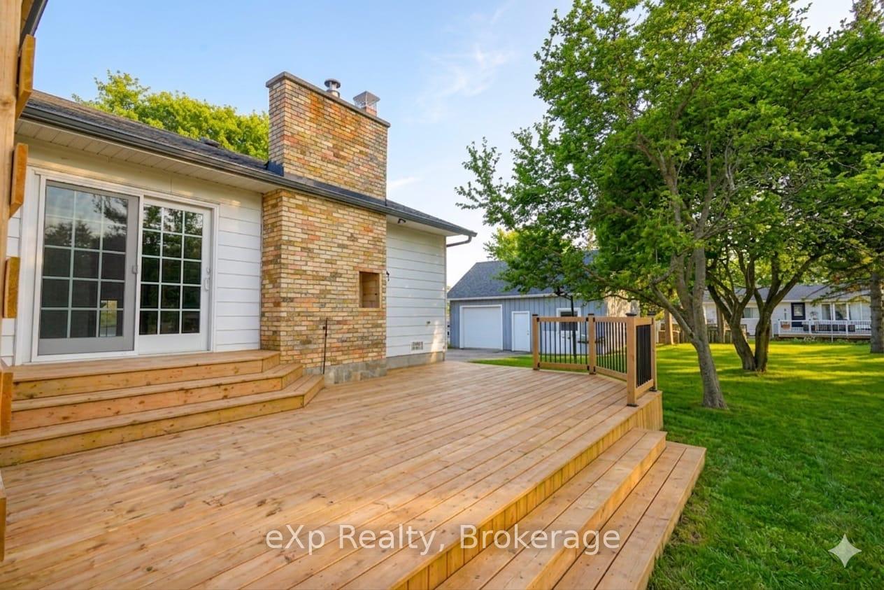 78 Victoria Avenue E, South Huron — photo 2 of 5