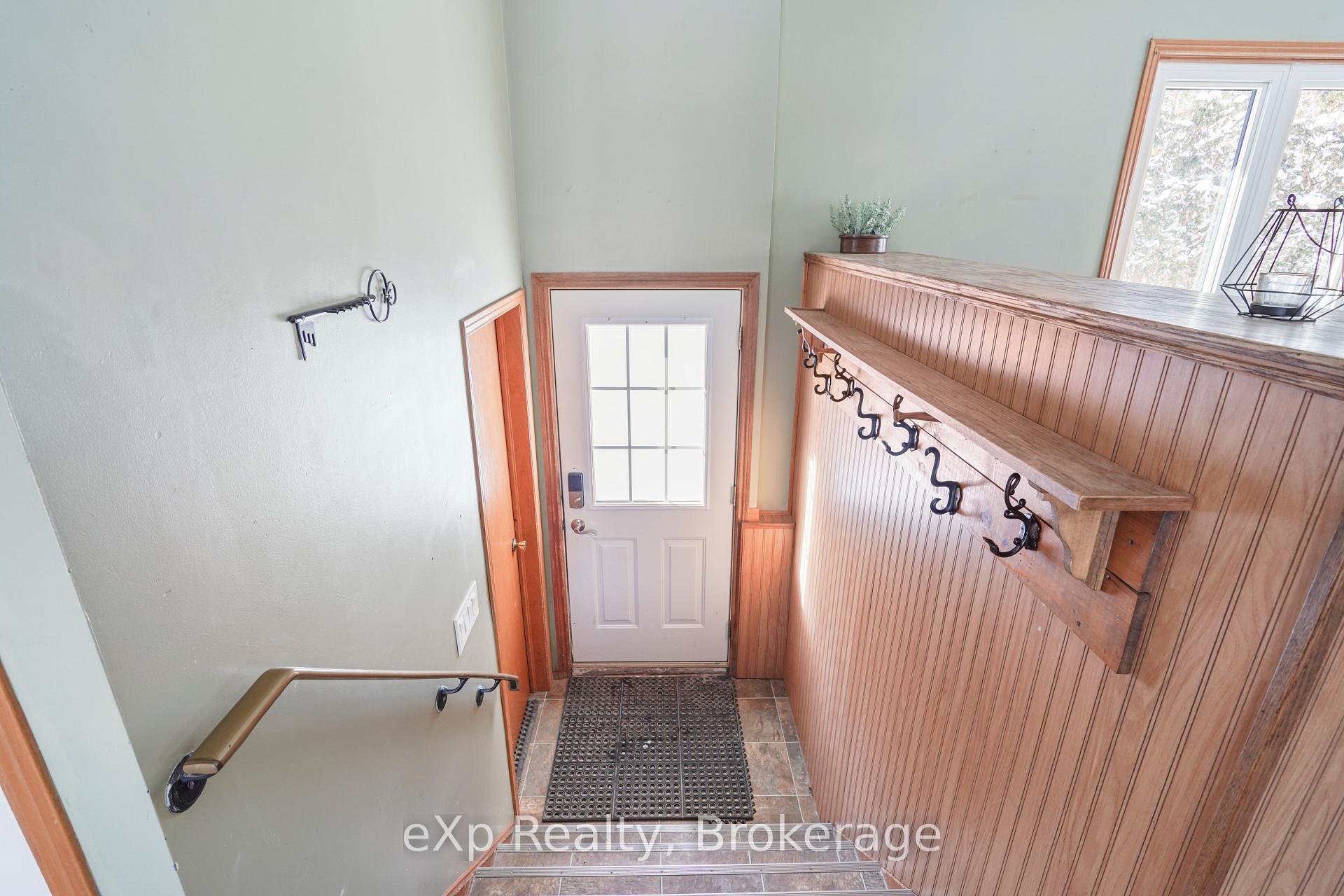 78 Victoria Avenue E, South Huron — photo 3 of 5