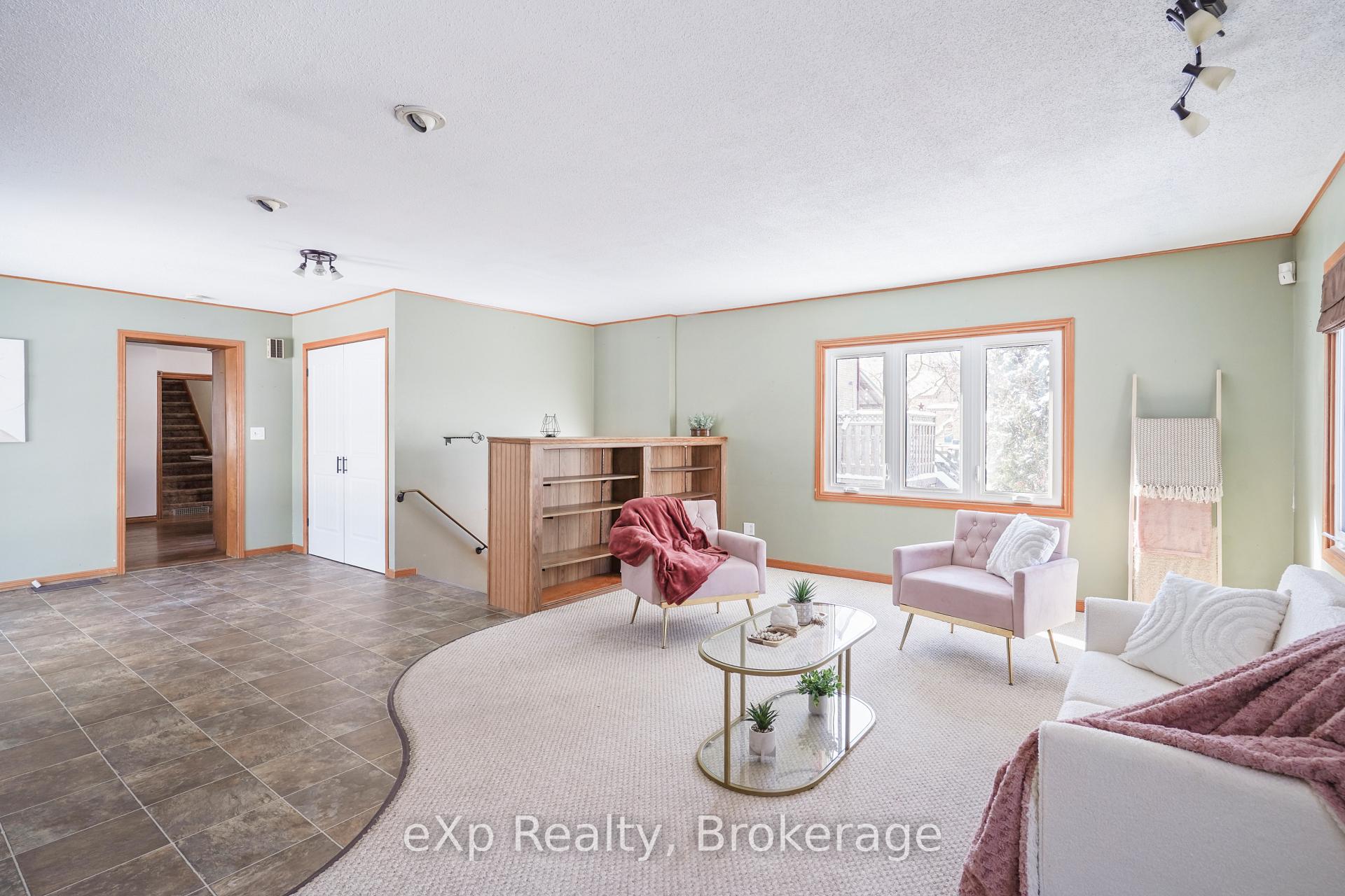 78 Victoria Avenue E, South Huron — photo 4 of 5