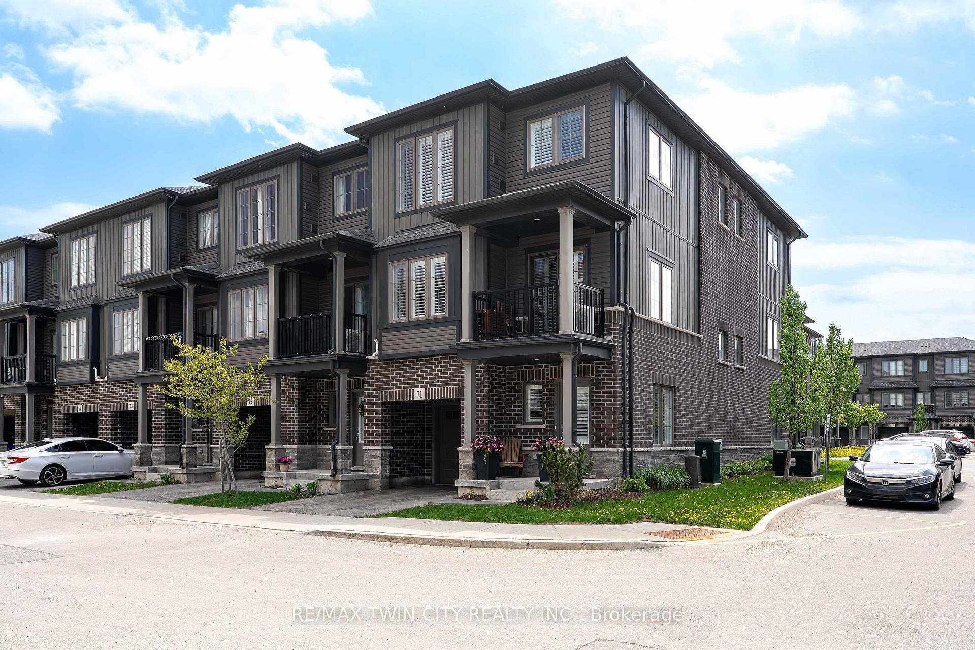 124 Compass Trail 71, Cambridge — photo 3 of 5