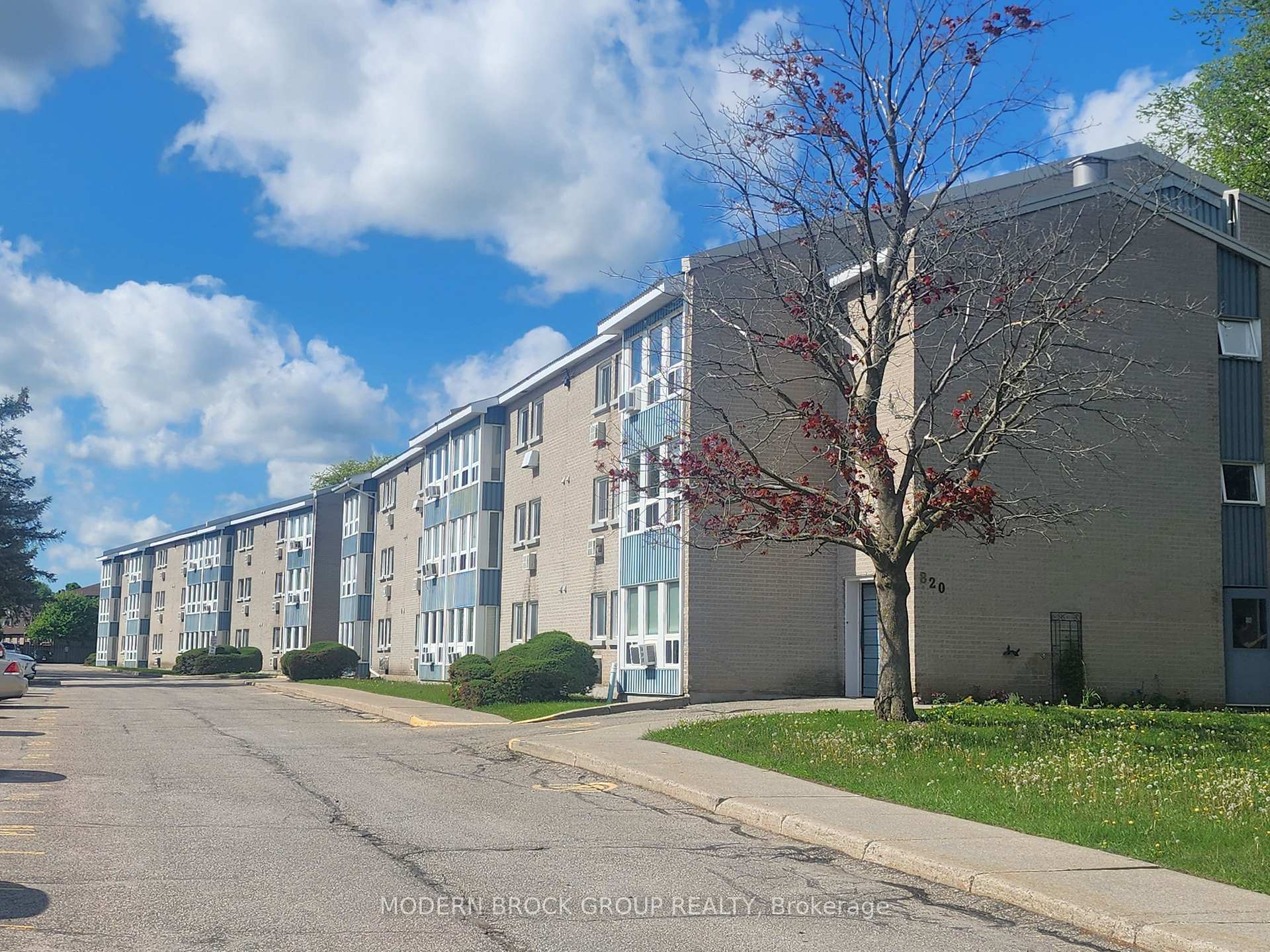 820 LAURIER Boulevard 110, Brockville — photo 2 of 5