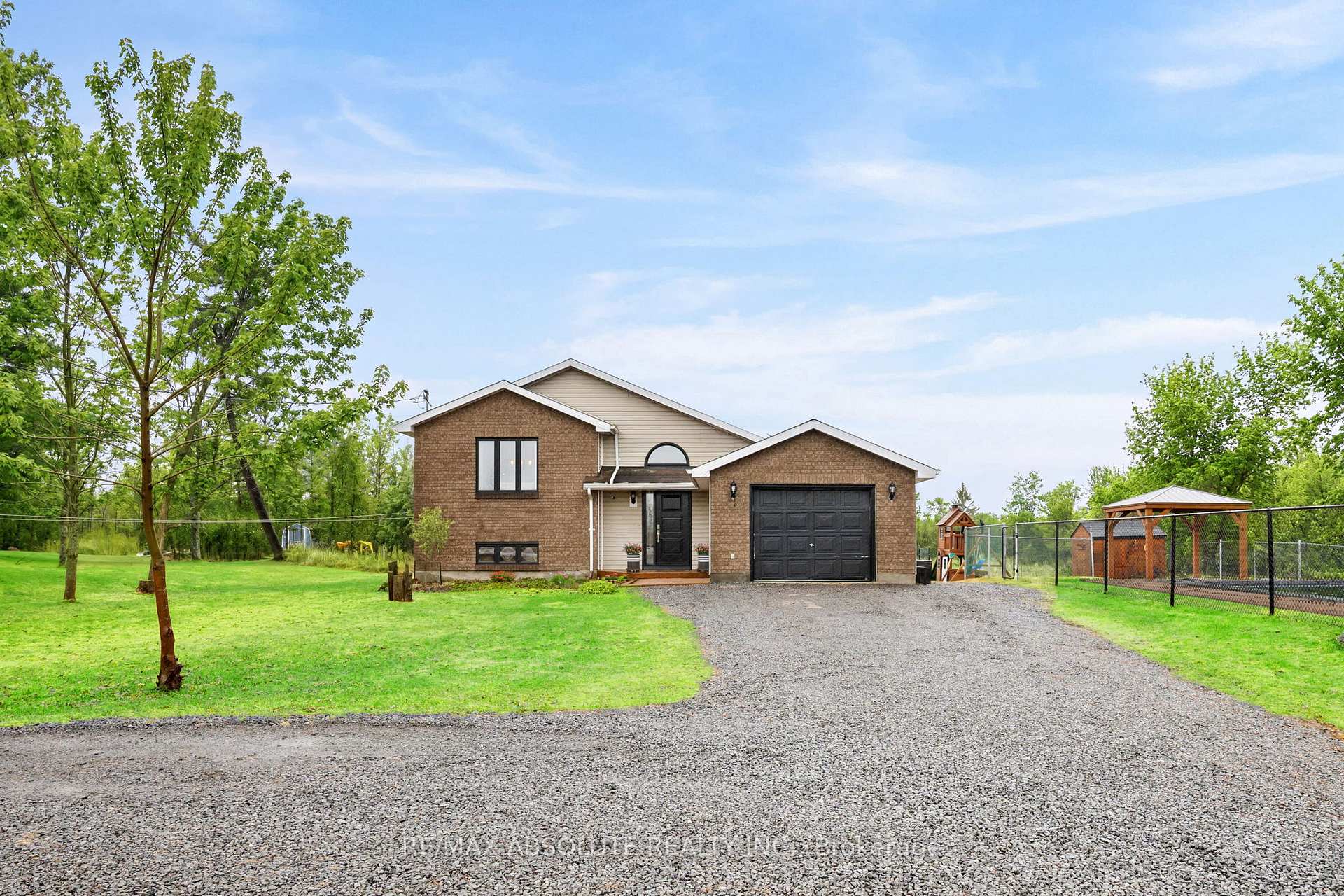 1877 Russett Drive, McNab/Braeside, ON K7S 3G8 — McNab/Braeside, Ontario