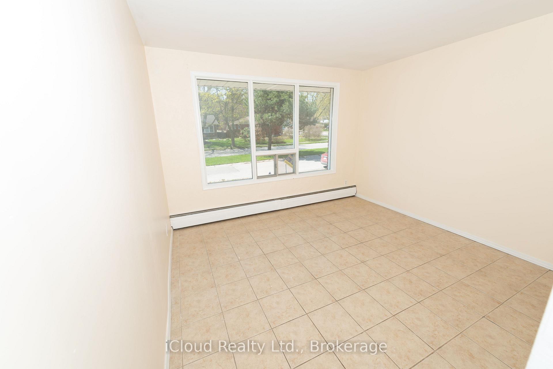 536 Glen Forrest Boulevard, Waterloo — photo 5 of 5