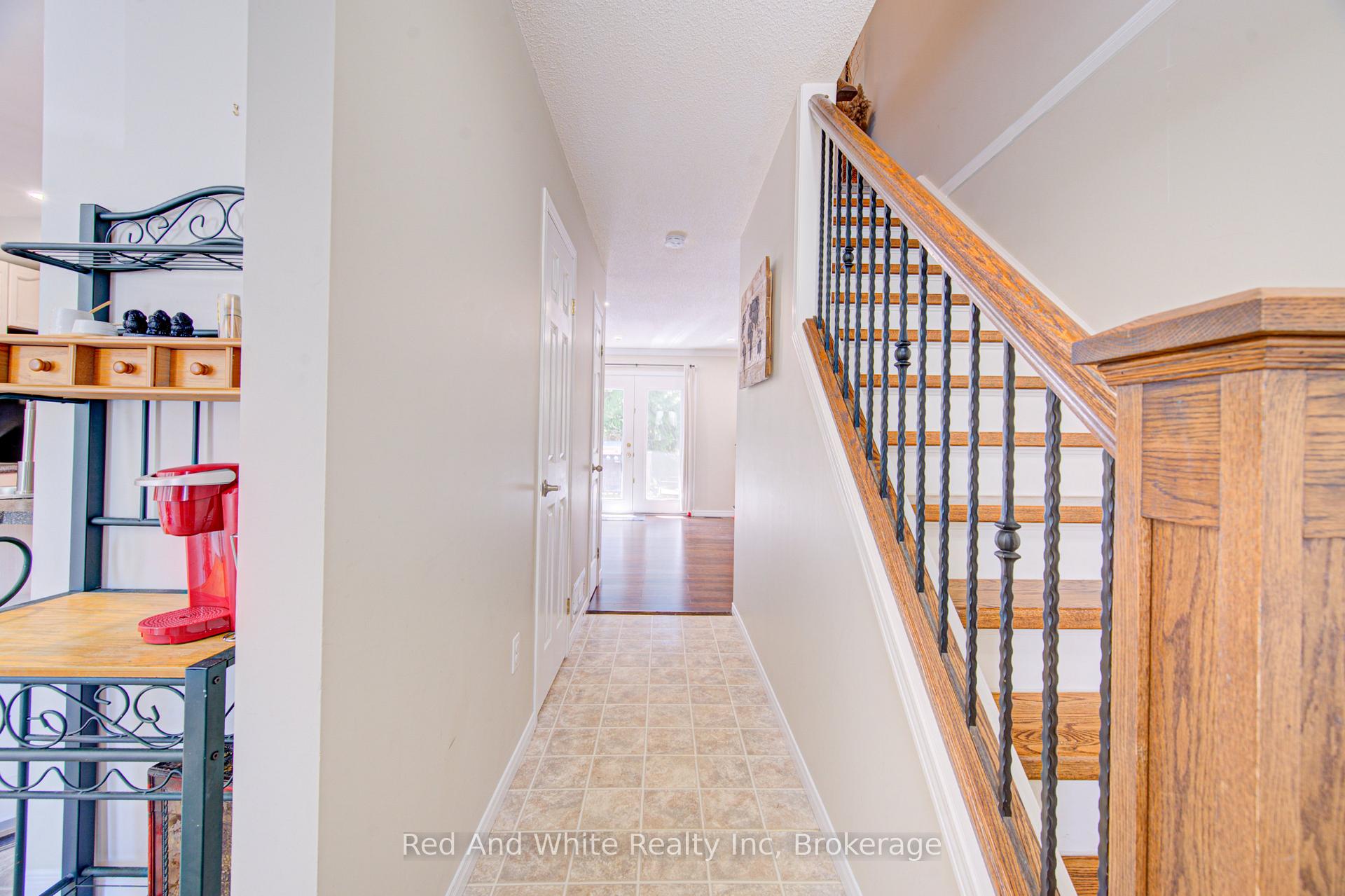 235 Saginaw Parkway 74, Cambridge — photo 4 of 5