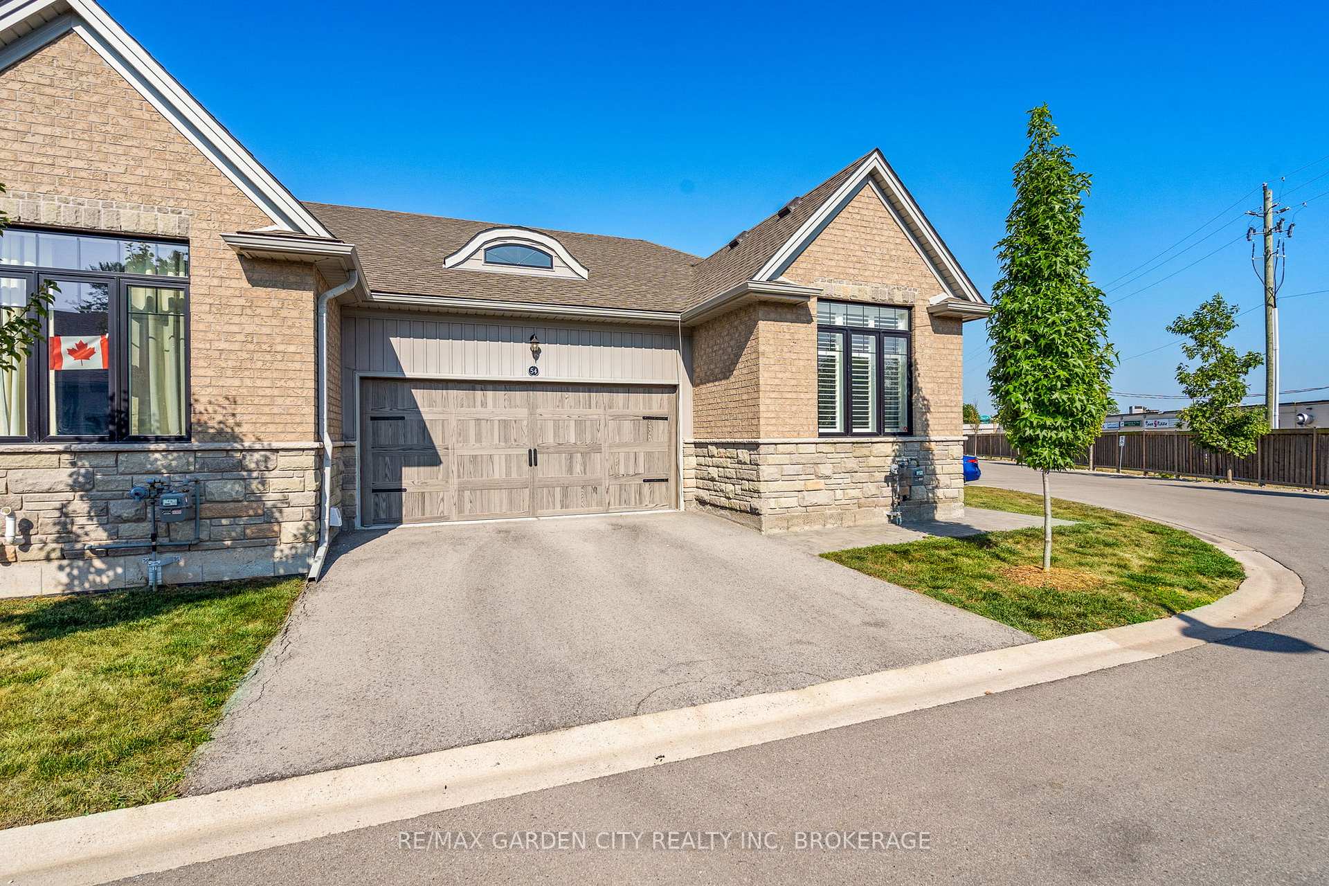 54 BORDEN Trail, Welland — photo 2 of 5