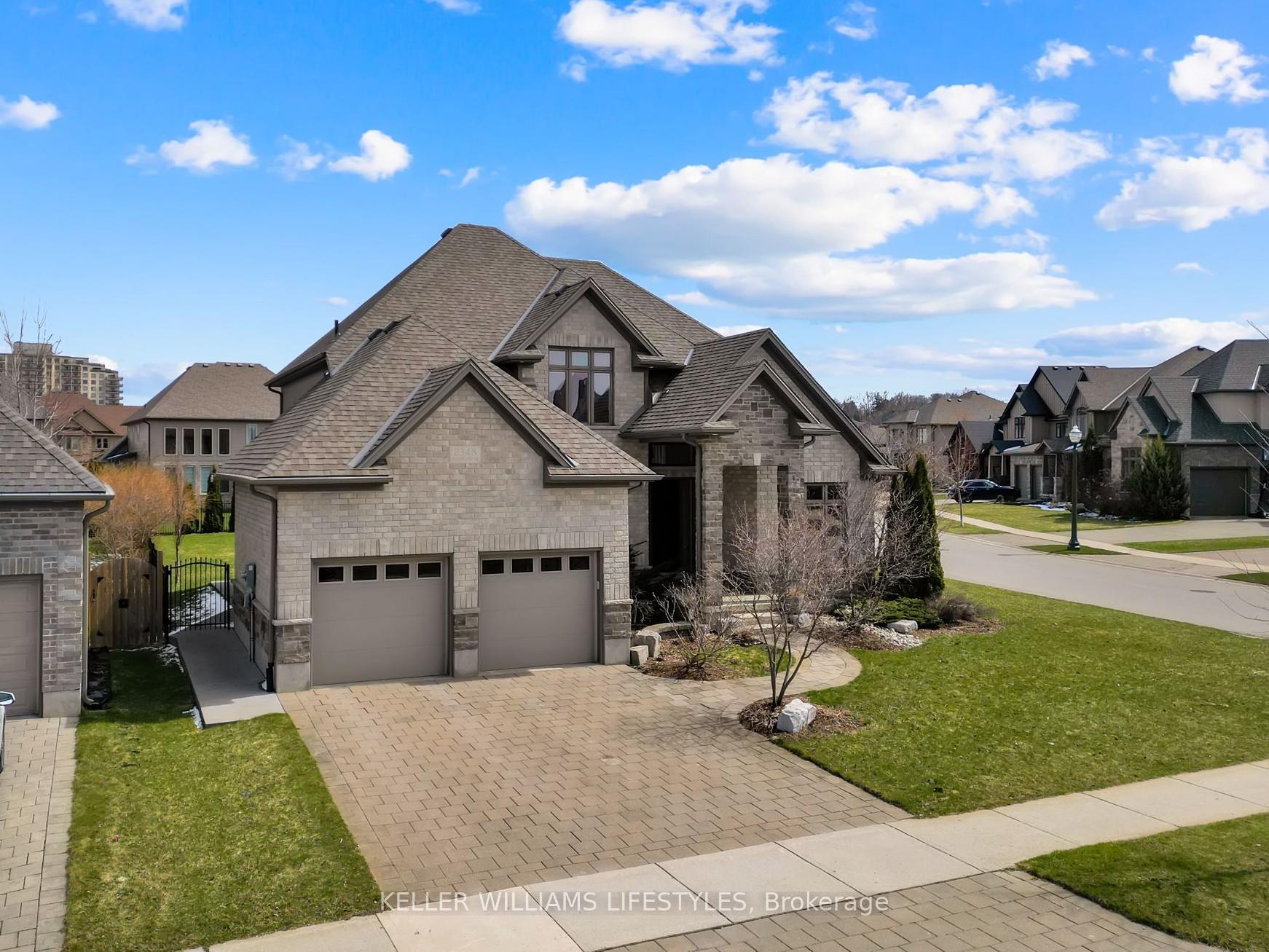 2348 MEADOWLANDS Way, London North — photo 2 of 5