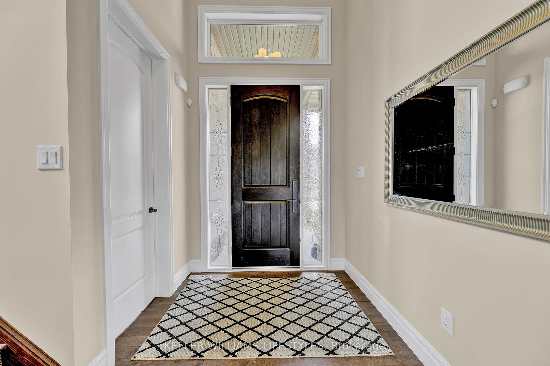 2348 MEADOWLANDS Way, London North — photo 4 of 5