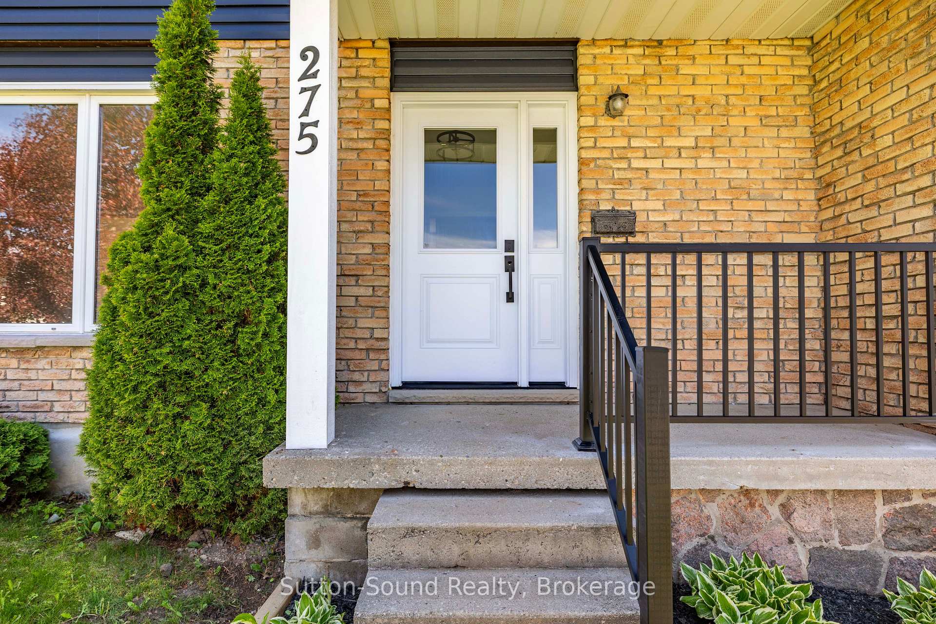 275 8th Avenue E, Owen Sound — photo 4 of 5