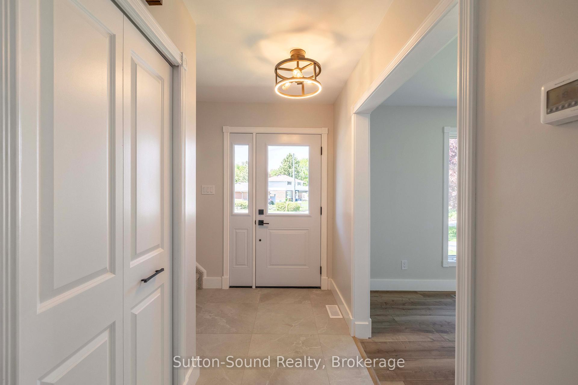 275 8th Avenue E, Owen Sound — photo 5 of 5
