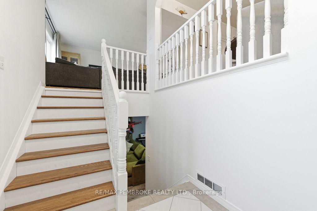 66 Woodland Crescent, Petawawa — photo 5 of 5