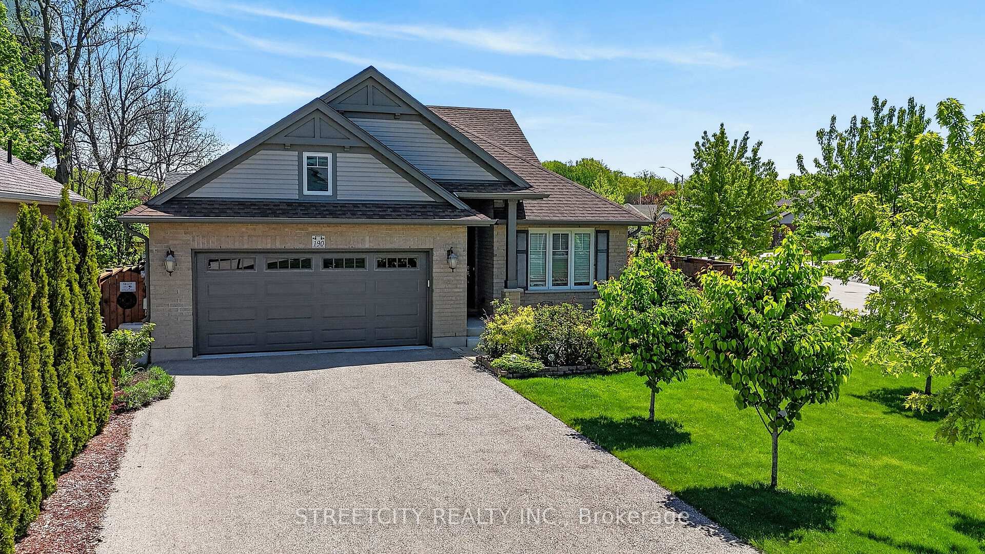 190 Emery Street, Central Elgin — photo 2 of 5
