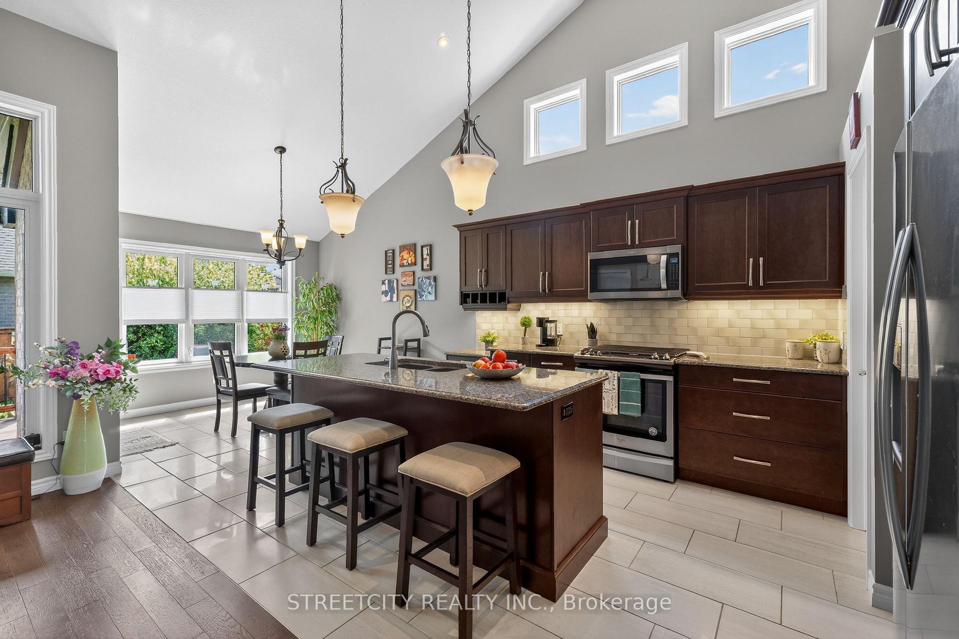 190 Emery Street, Central Elgin — photo 4 of 5
