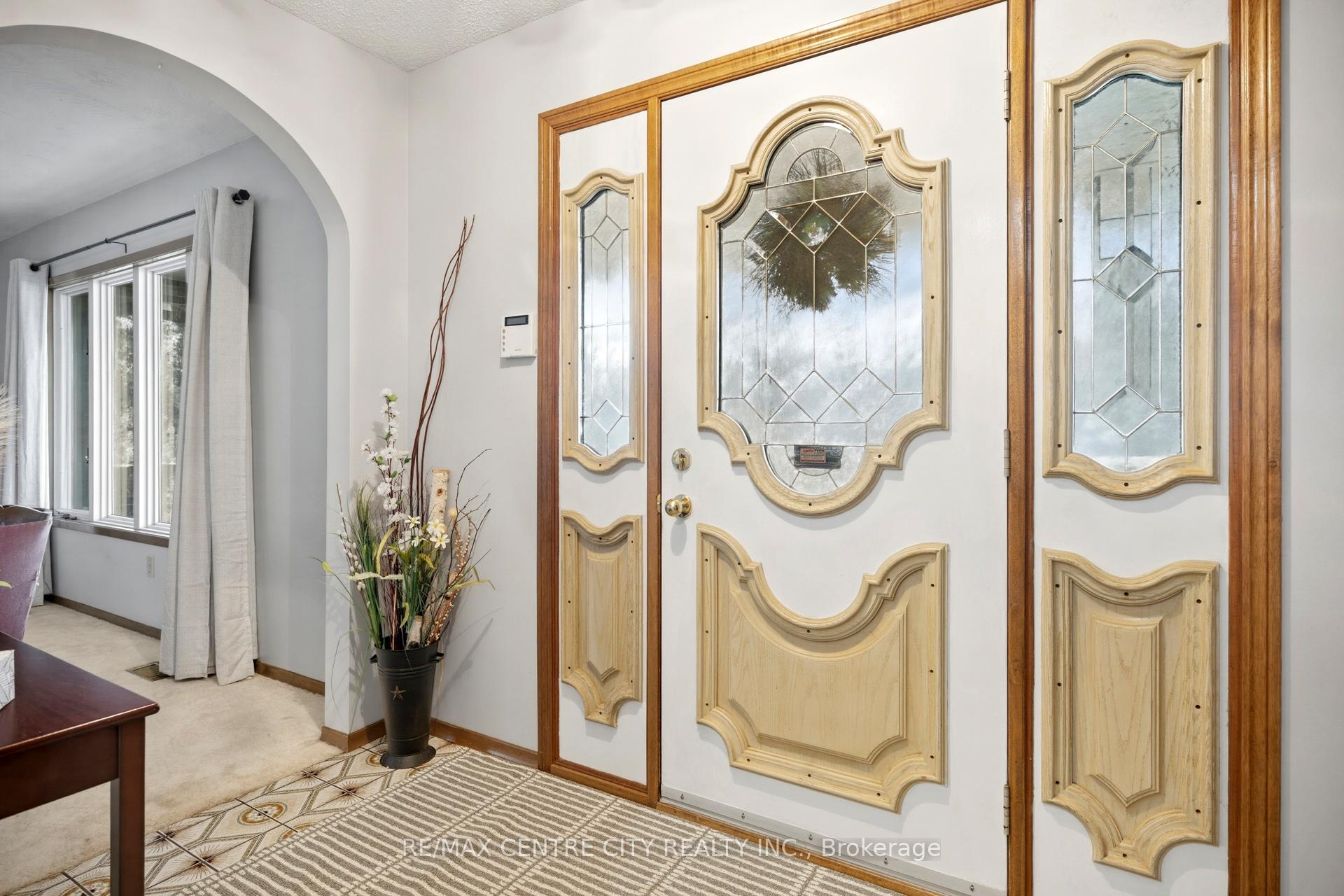 32 Brock Street, St. Thomas — photo 4 of 5