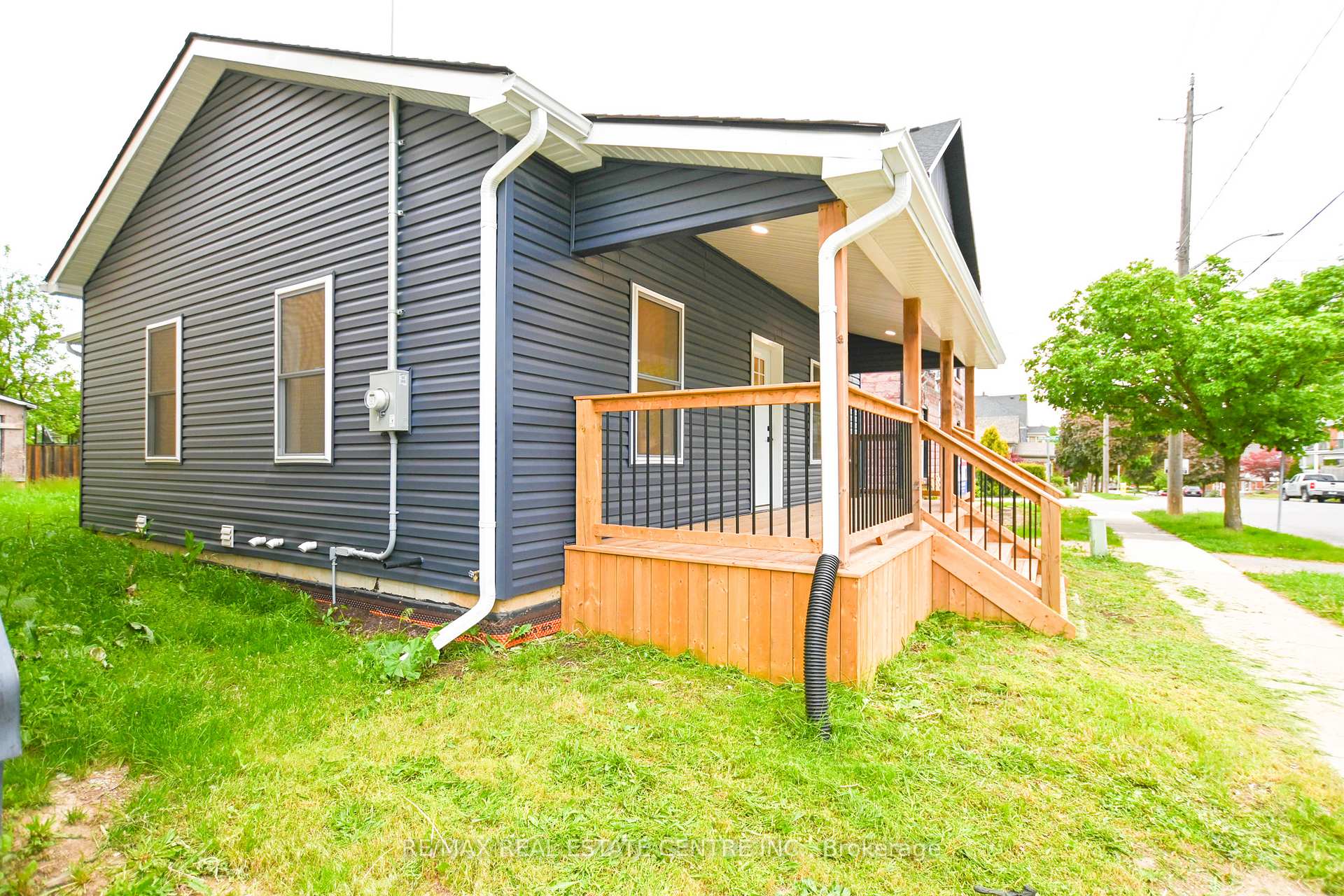 284 Darling Street, Brantford, ON N3S 3X6 — Brantford, Ontario