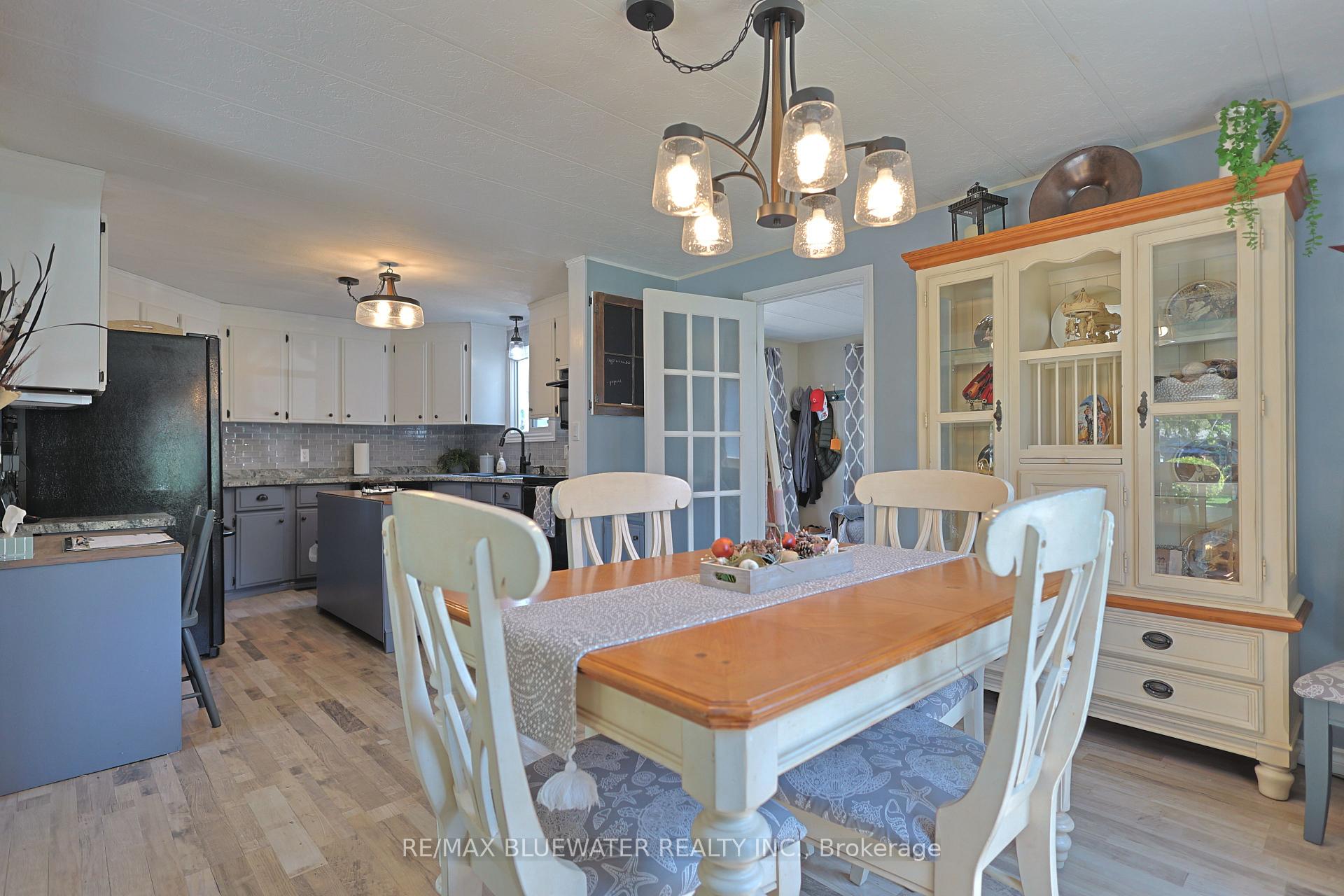 114 Pebble Beach Parkway, South Huron — photo 3 of 5