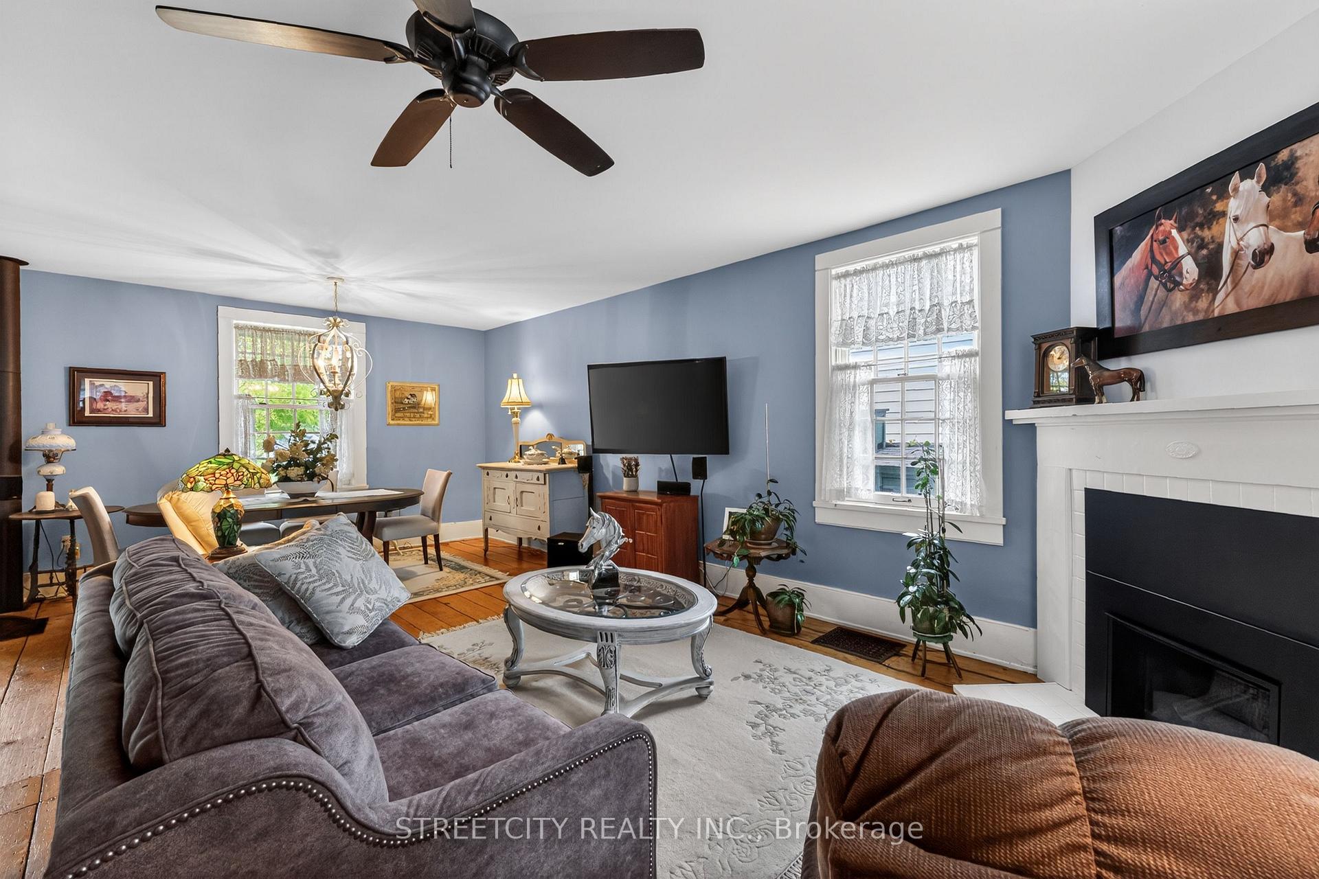 24 Centre Street, St. Thomas — photo 4 of 5