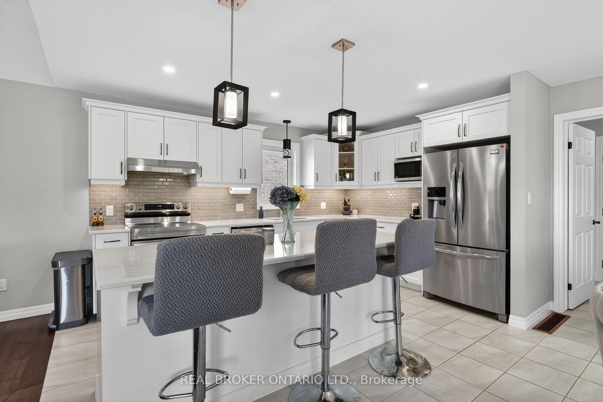 48 Curren Crescent, Tillsonburg — photo 4 of 5
