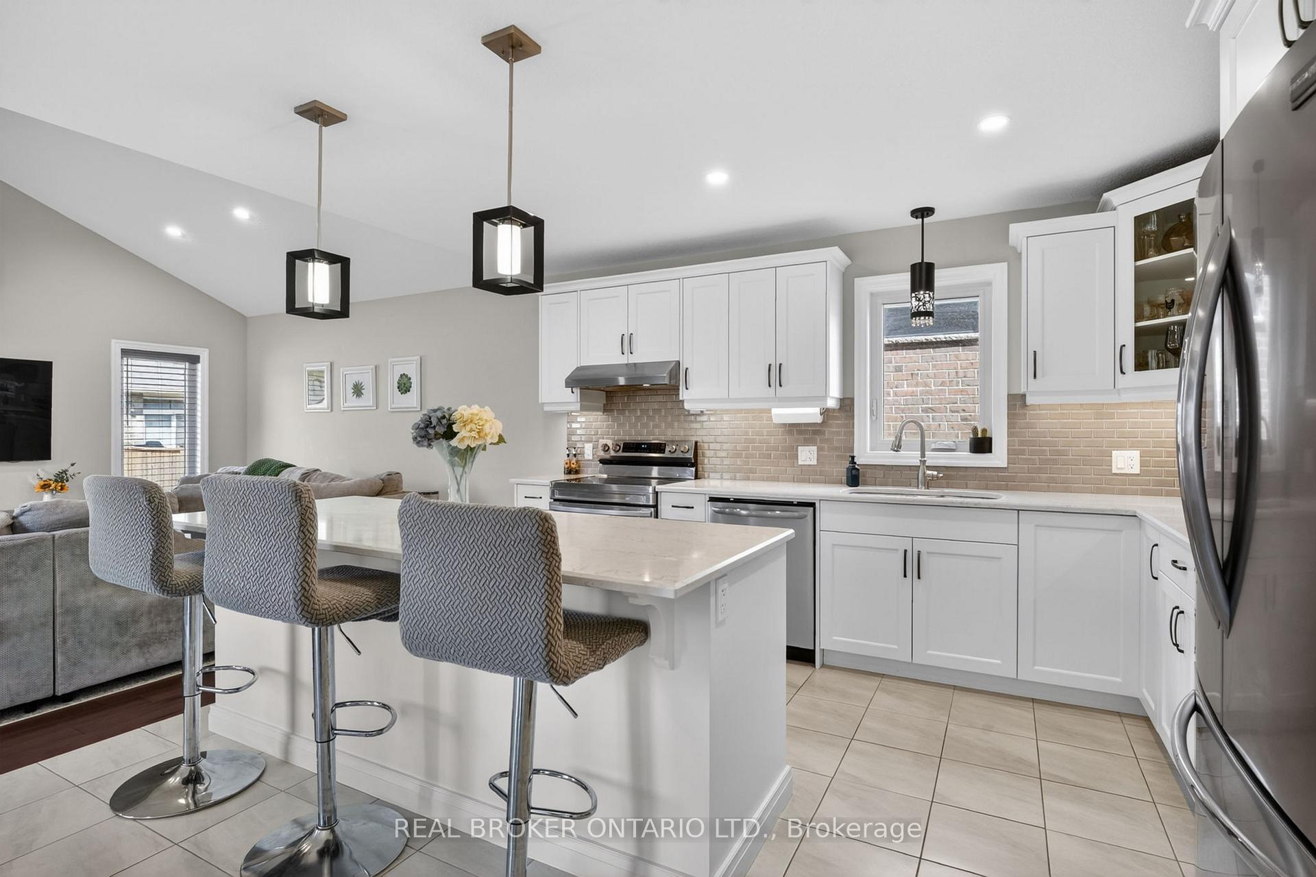 48 Curren Crescent, Tillsonburg — photo 5 of 5