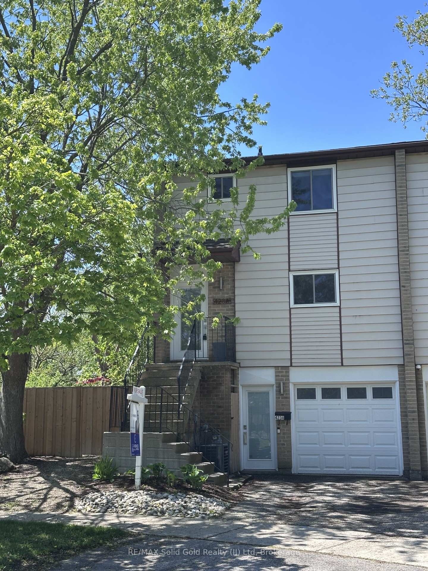423 Cadbury Court A, Waterloo, ON N2K 3G7 — Waterloo, Ontario