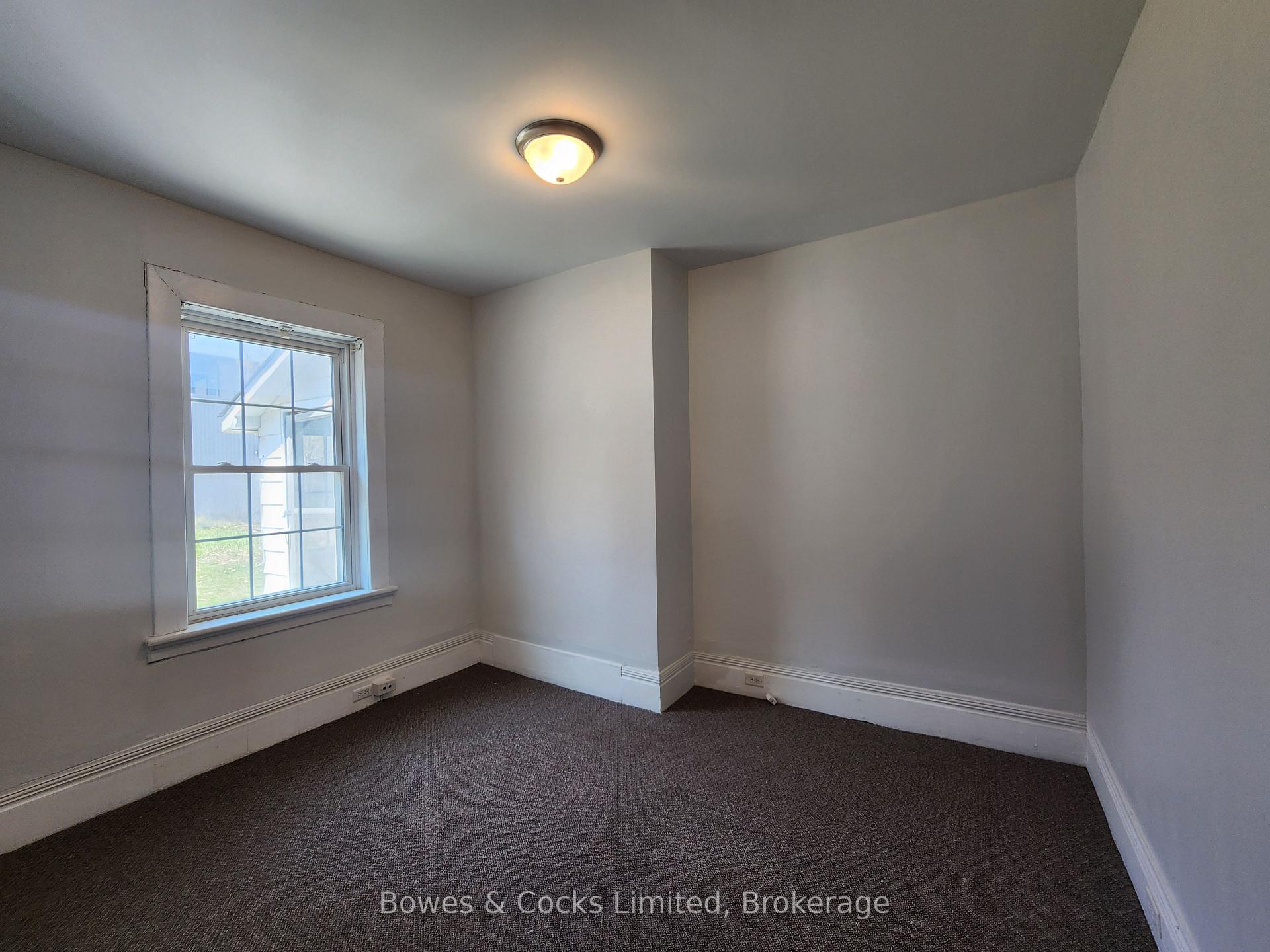 124 Maple Avenue, Dysart et al — photo 3 of 5