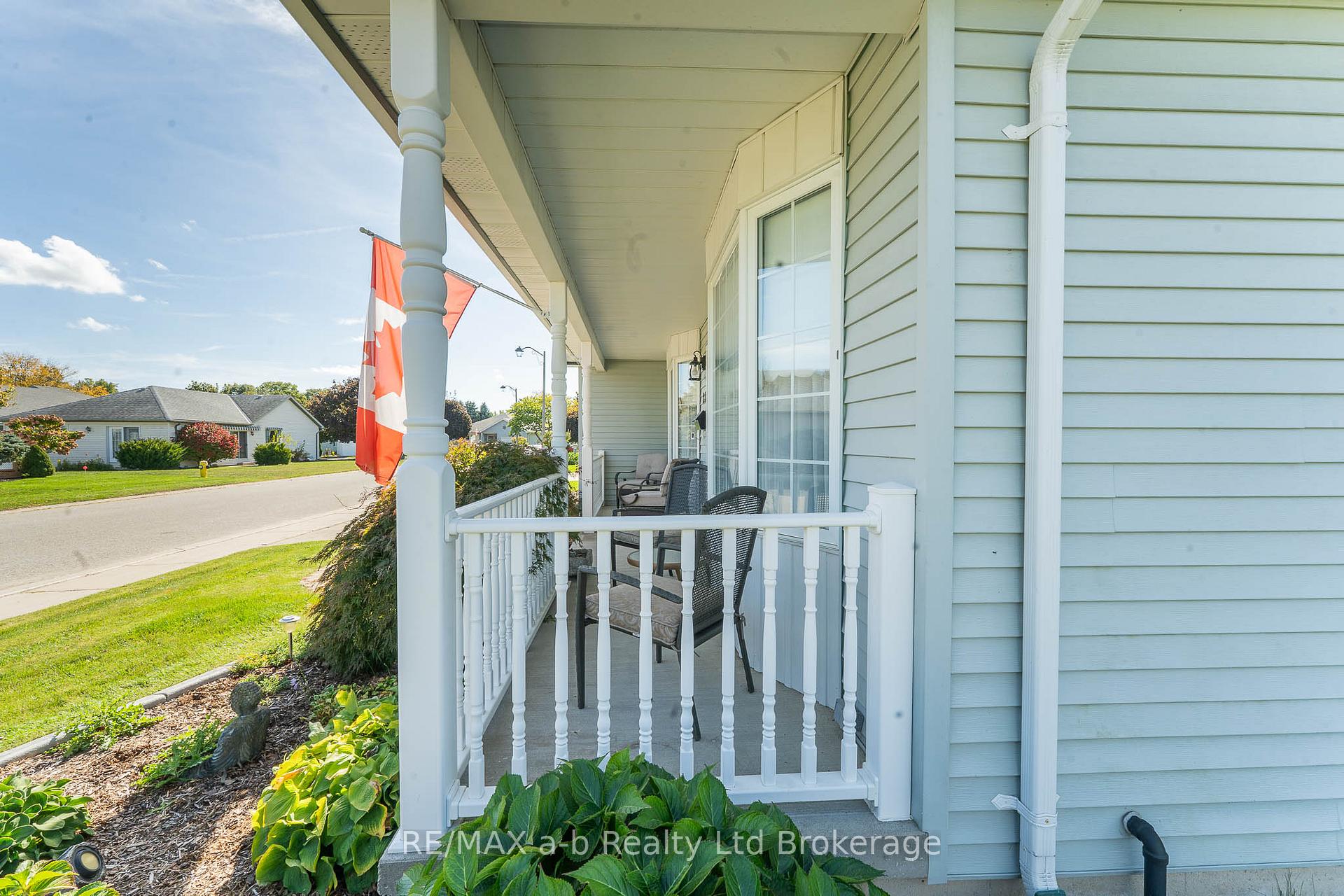 23 Armstrong Drive, Tillsonburg — photo 3 of 5