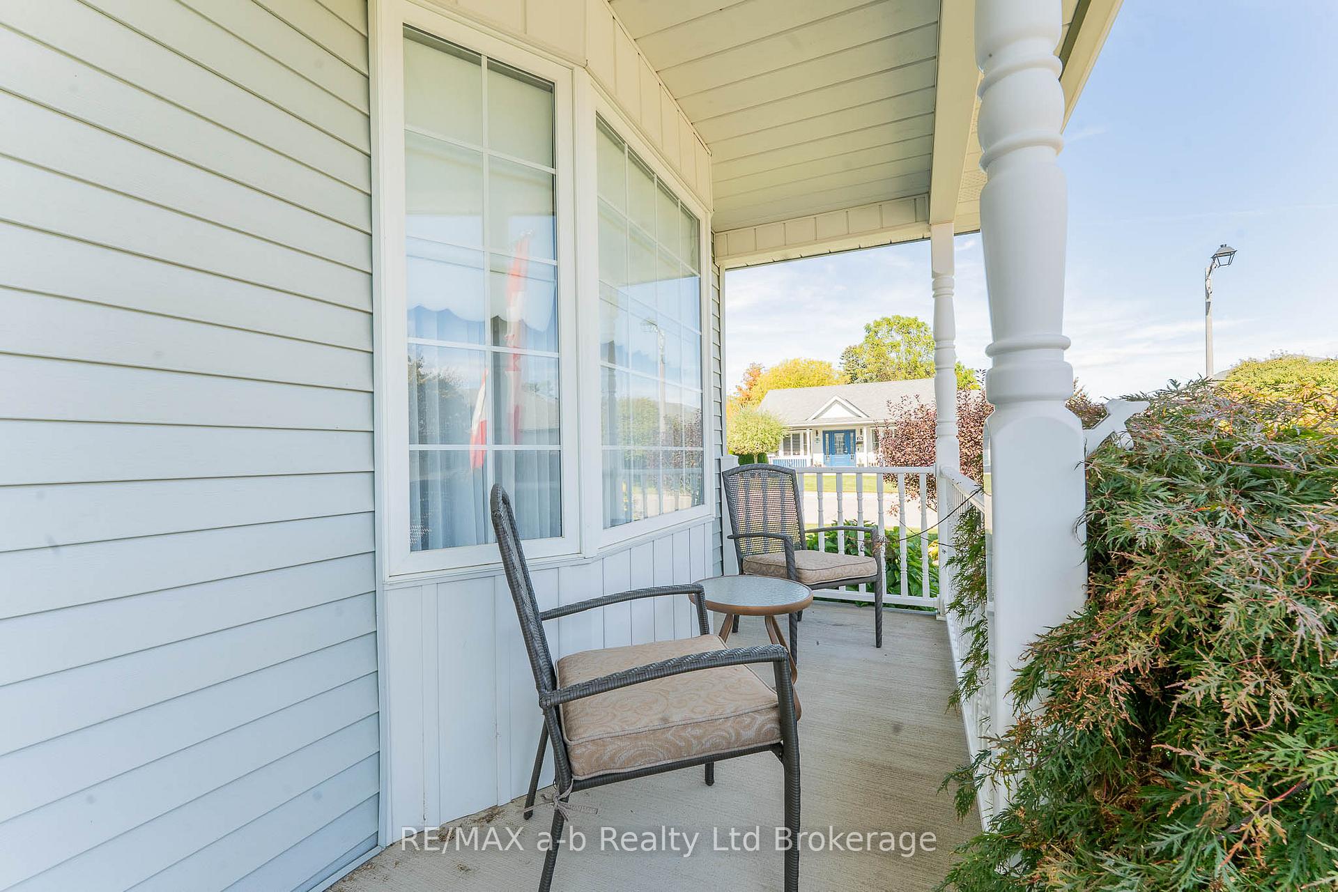 23 Armstrong Drive, Tillsonburg — photo 4 of 5