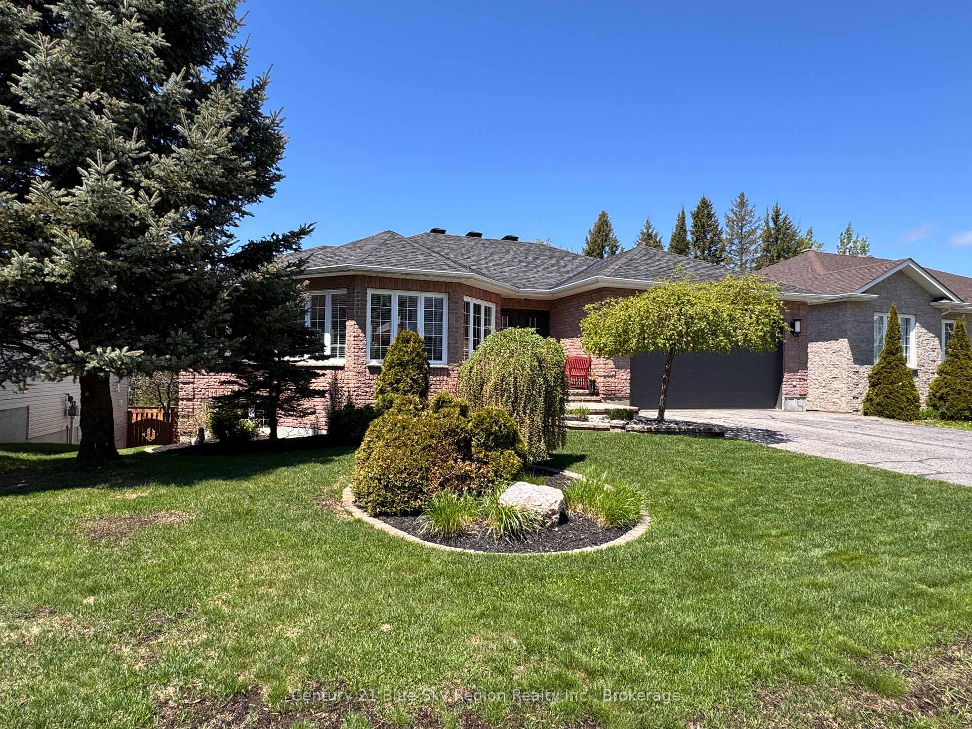 125 Bain Drive, North Bay — photo 2 of 5