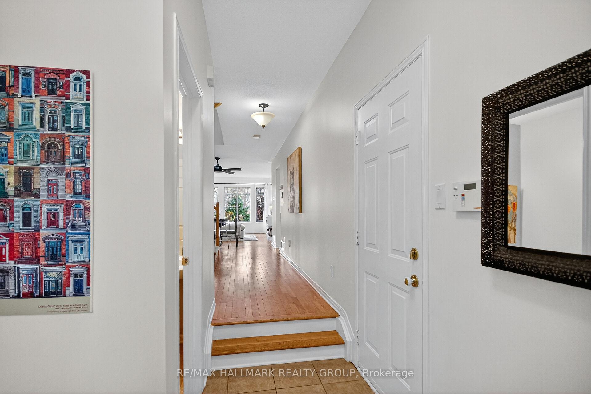 135 Gatespark Private, Kanata — photo 3 of 5