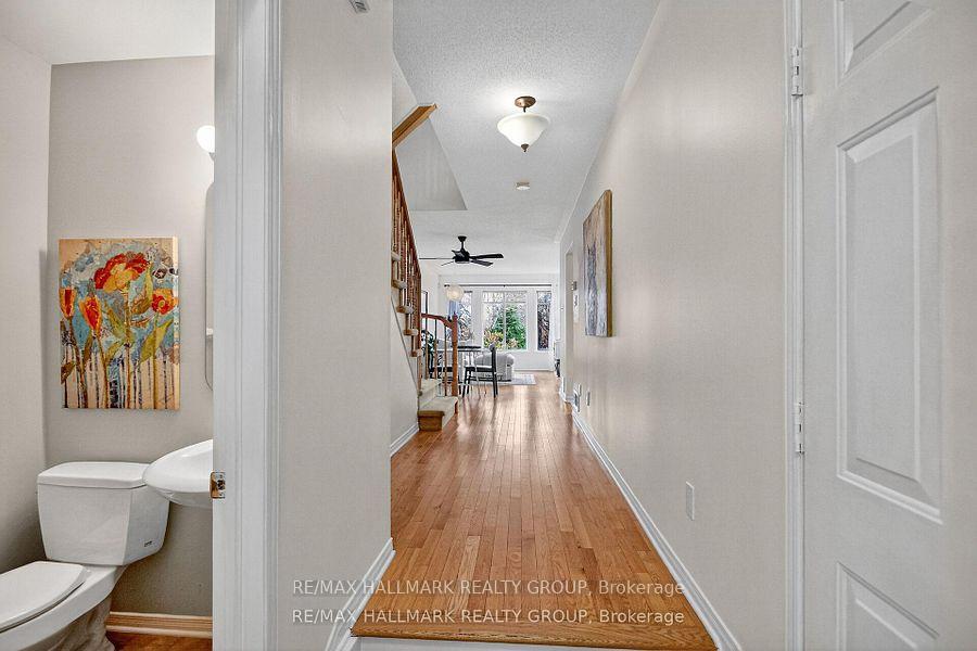 135 Gatespark Private, Kanata — photo 4 of 5