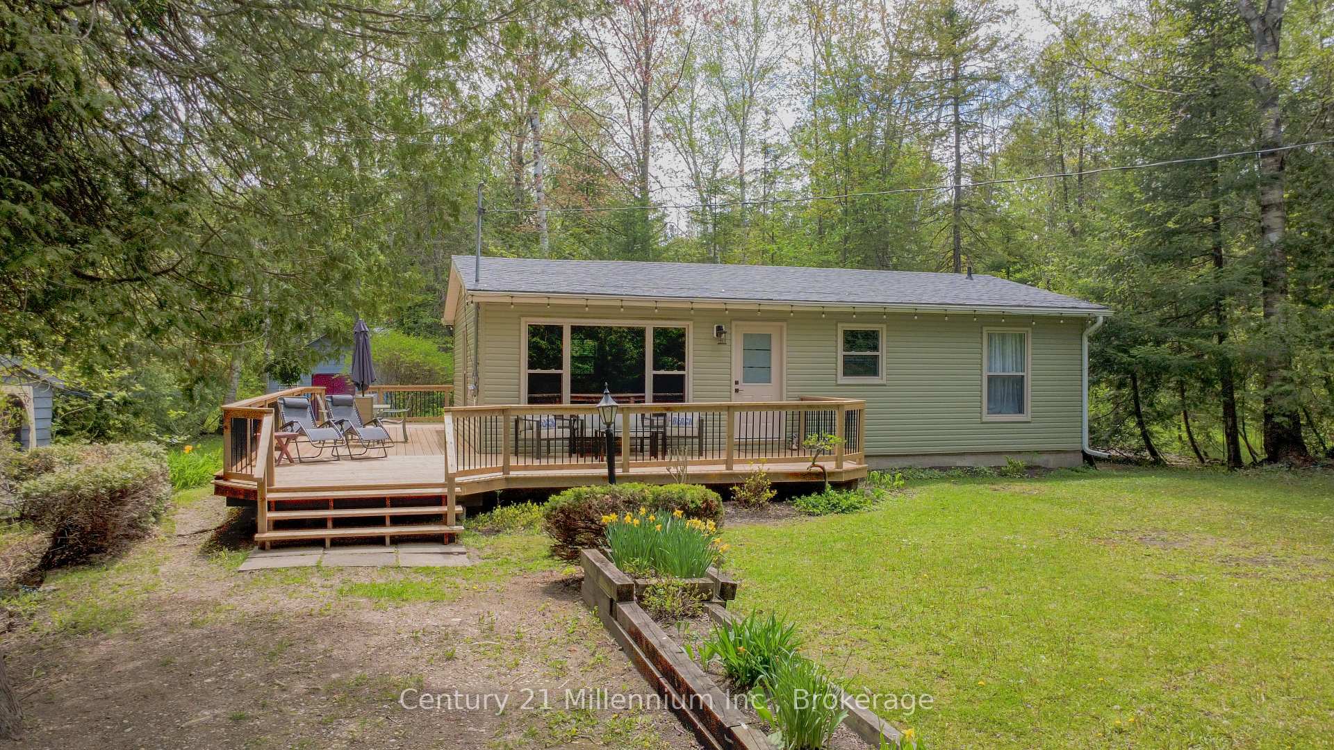 28 Jay Street, Saugeen Shores, ON N0H 2C5 — Saugeen Shores, Ontario
