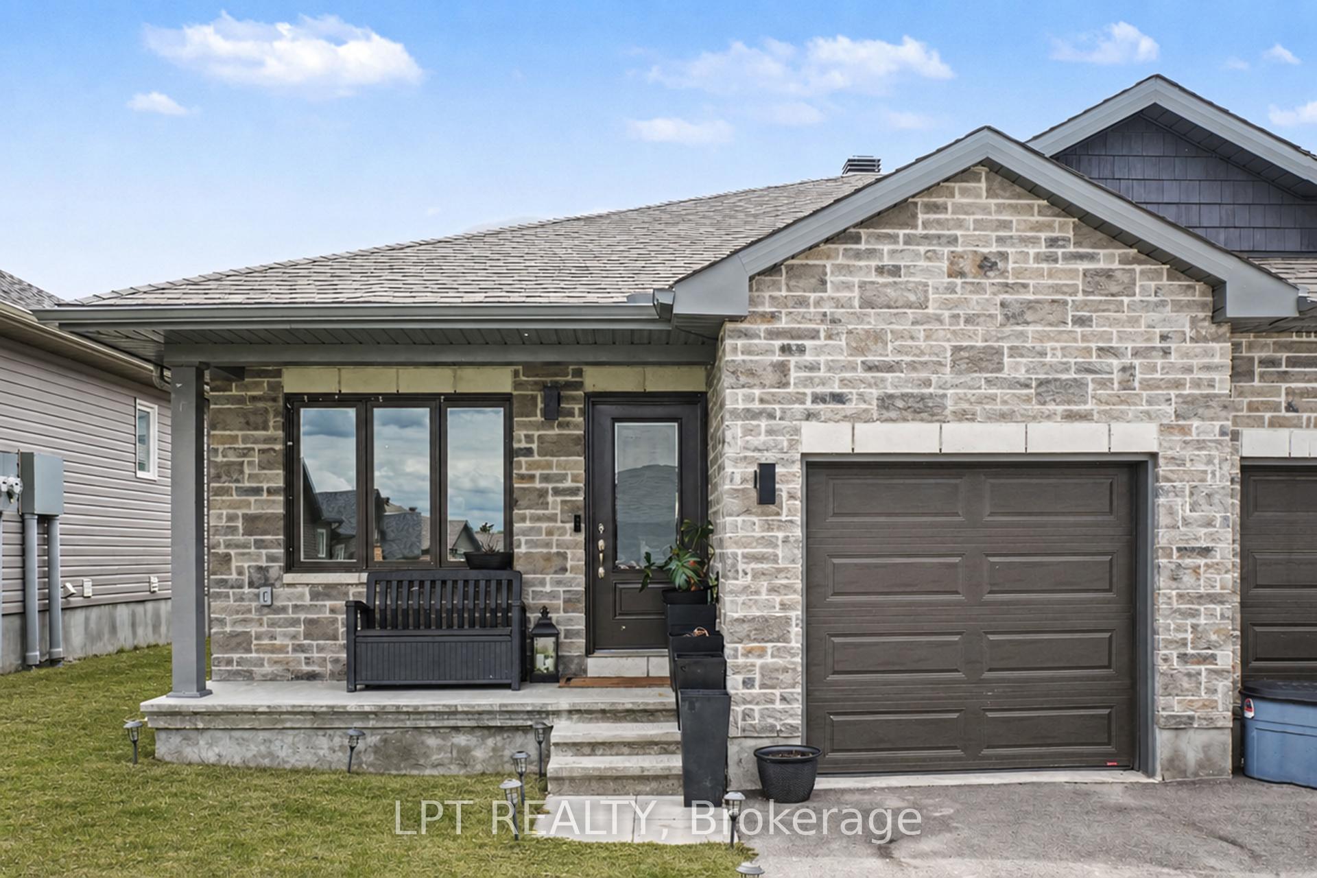 34 Morgan Clouthier Way, Arnprior, ON K7S 3M3 — Arnprior, Ontario