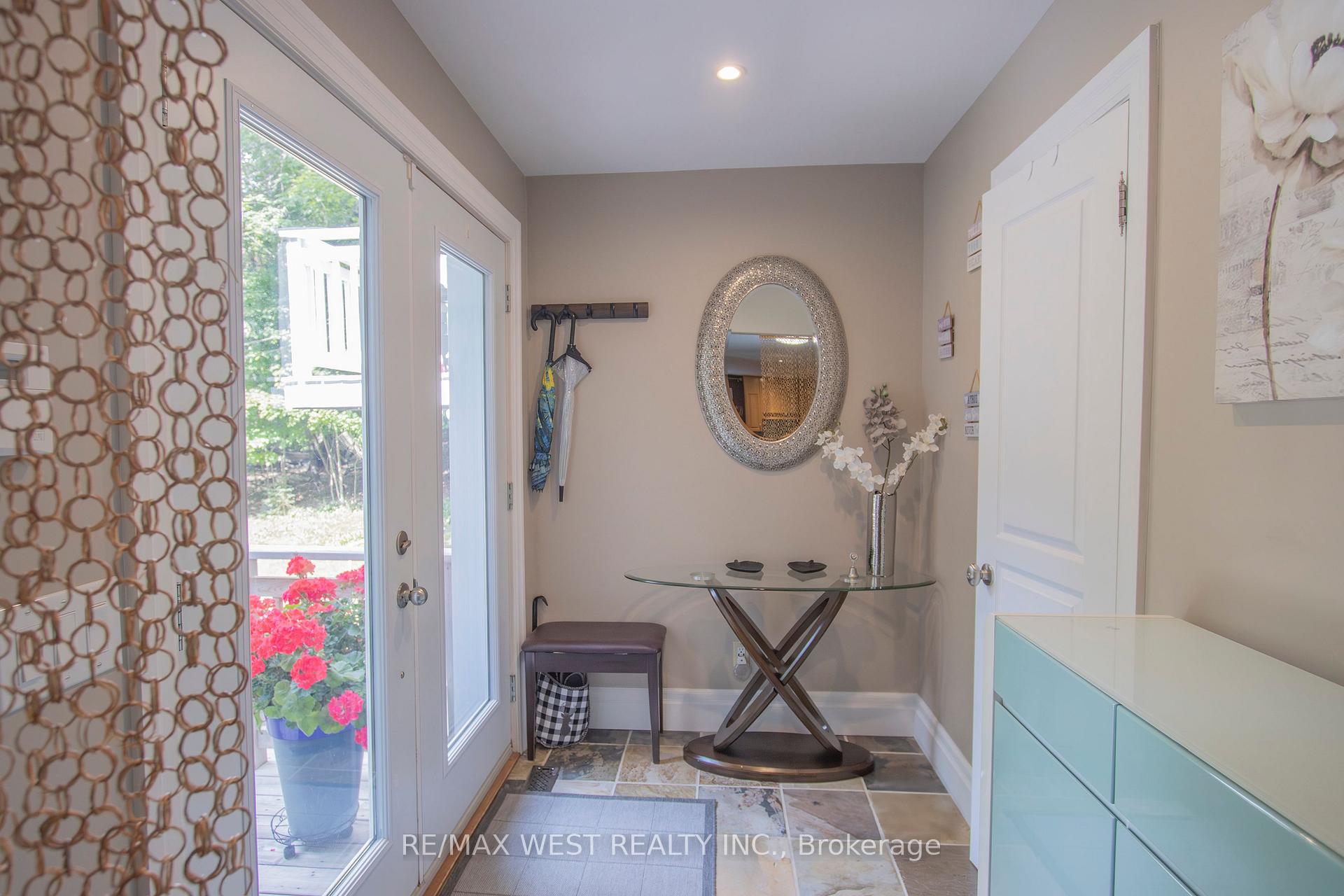 1158 Lorne Lane, Dysart et al — photo 5 of 5