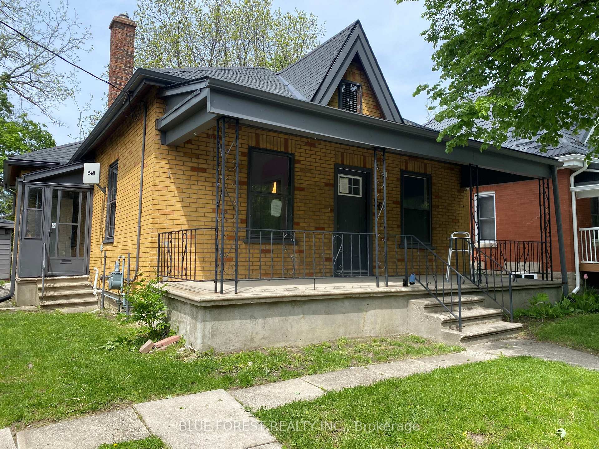 26 Nolan Street, St. Thomas — photo 2 of 5