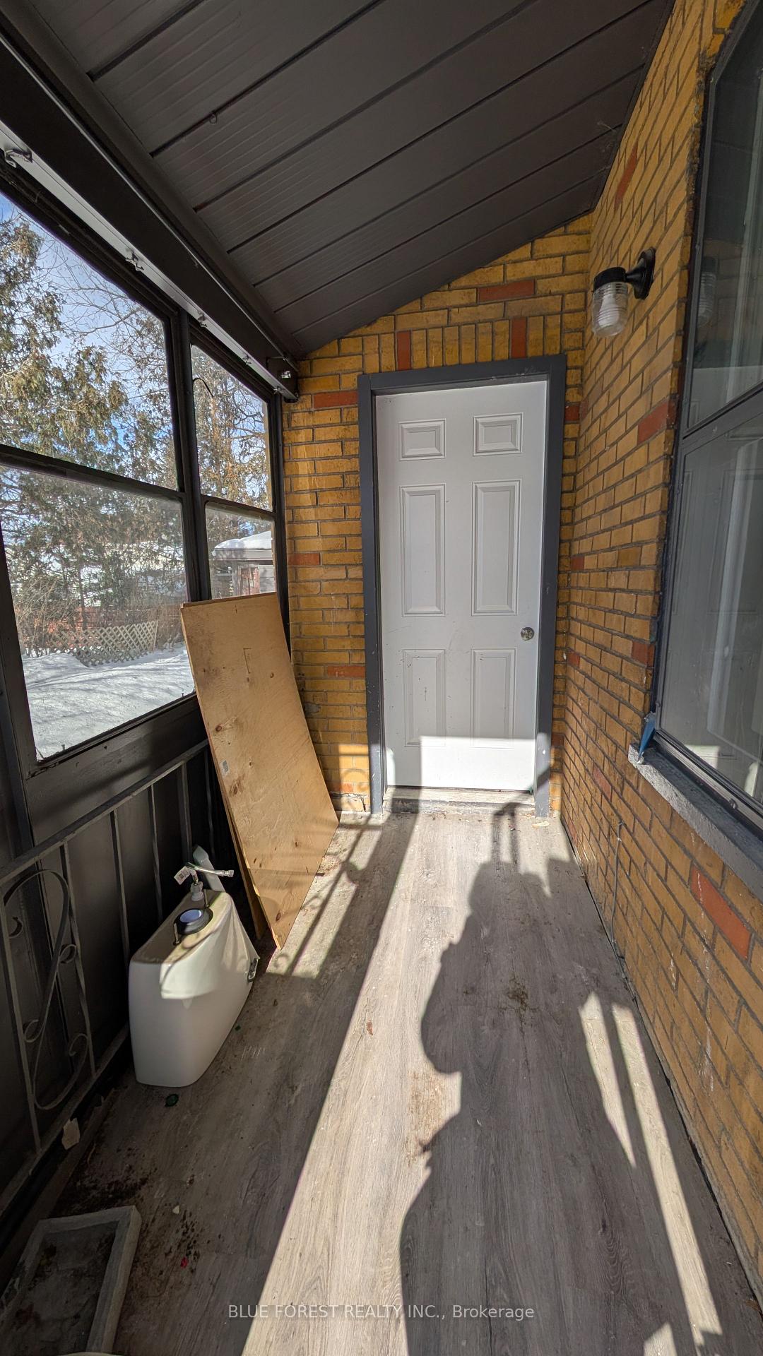 26 Nolan Street, St. Thomas — photo 3 of 5