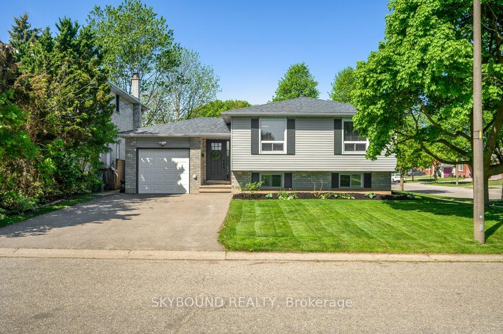 2 Pacer Court, Brantford — photo 2 of 5