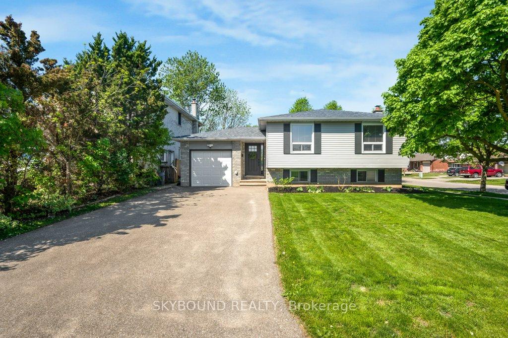 2 Pacer Court, Brantford — photo 3 of 5