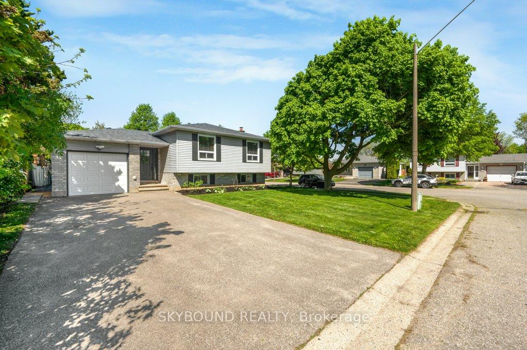 2 Pacer Court, Brantford — photo 4 of 5