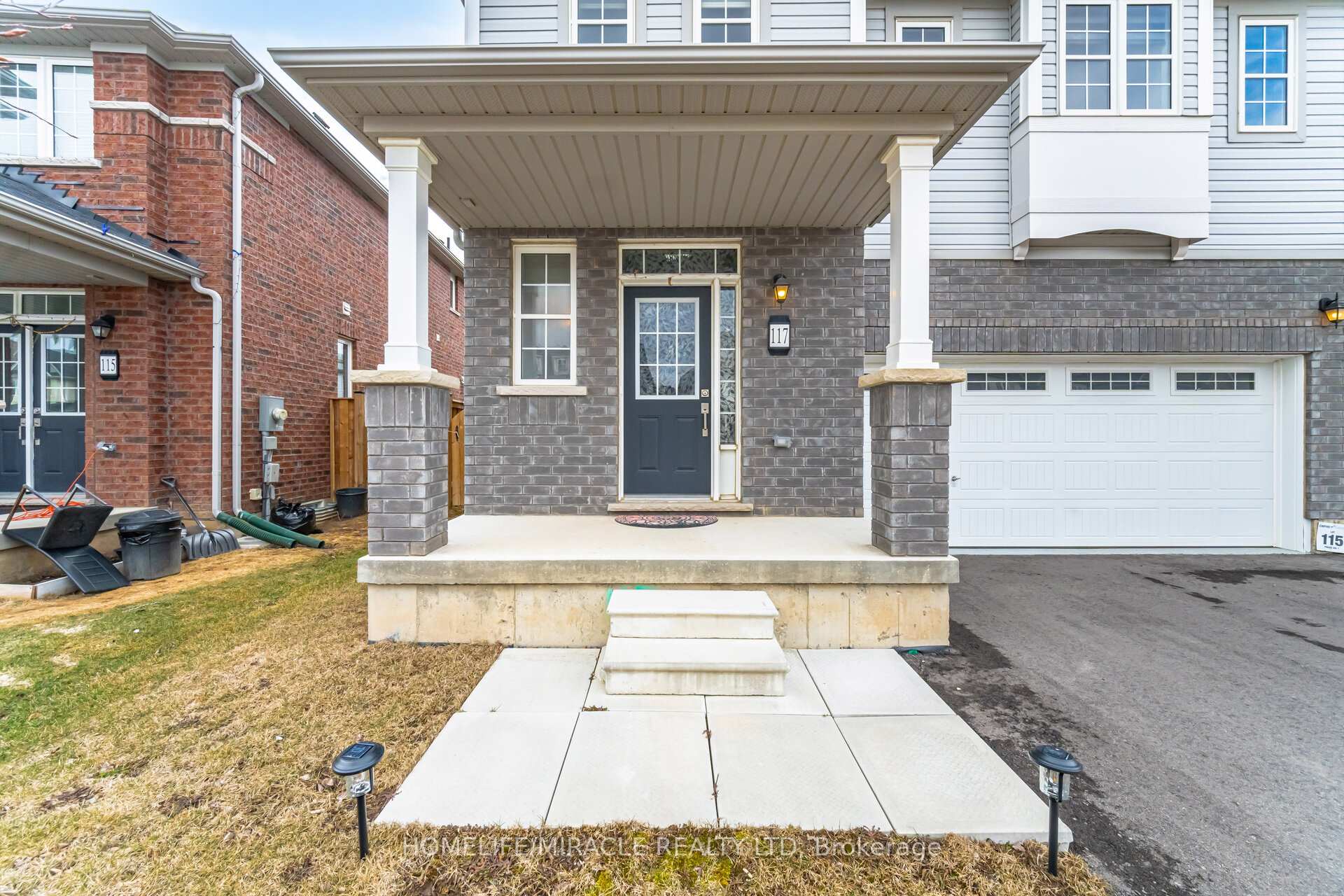 117 Longboat Run W, Brantford — photo 2 of 5