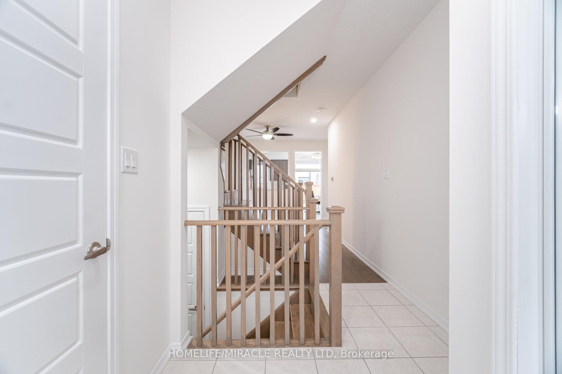 117 Longboat Run W, Brantford — photo 4 of 5