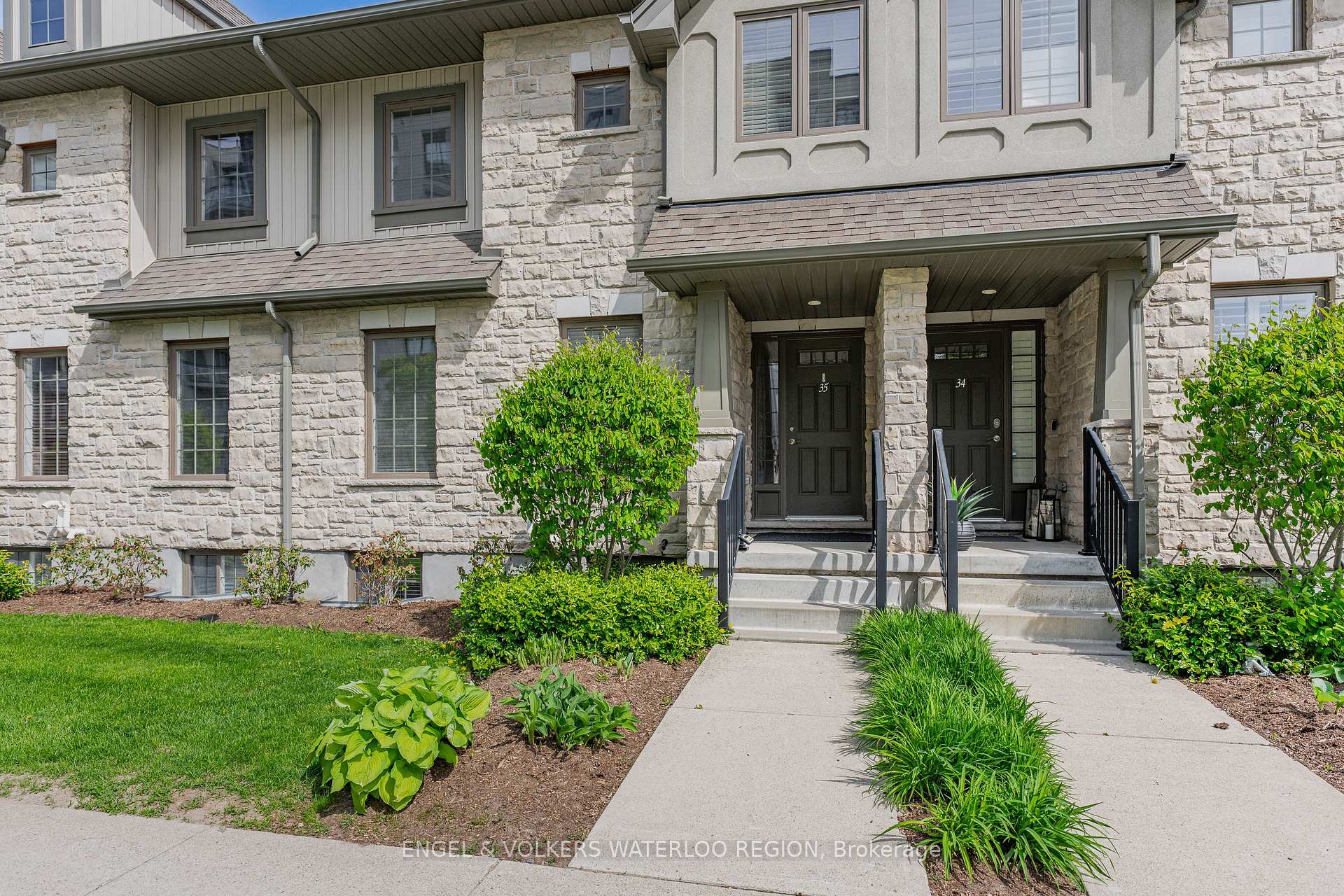 635 Saginaw Parkway 35, Cambridge — photo 2 of 5