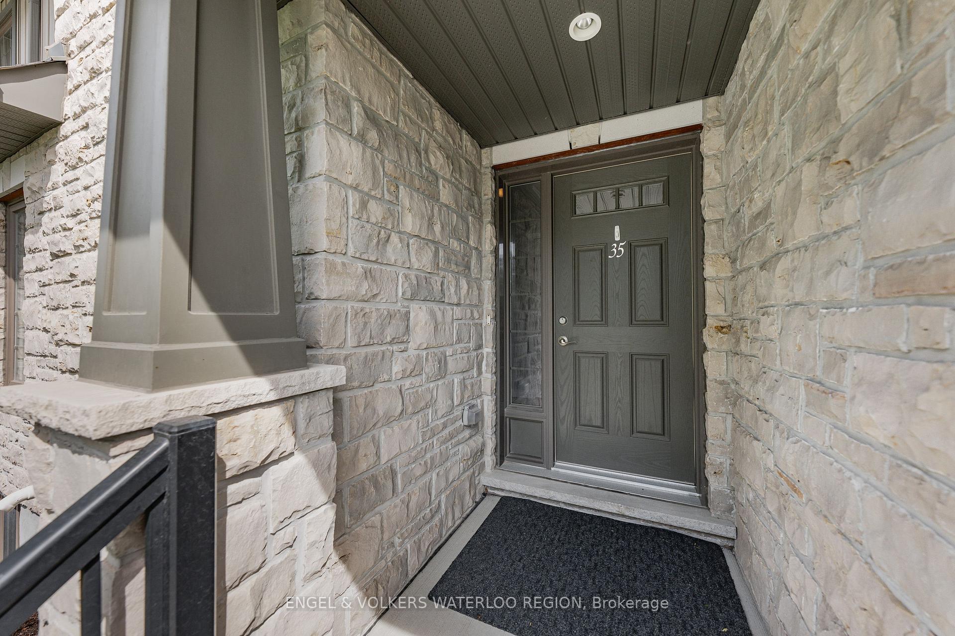 635 Saginaw Parkway 35, Cambridge — photo 3 of 5