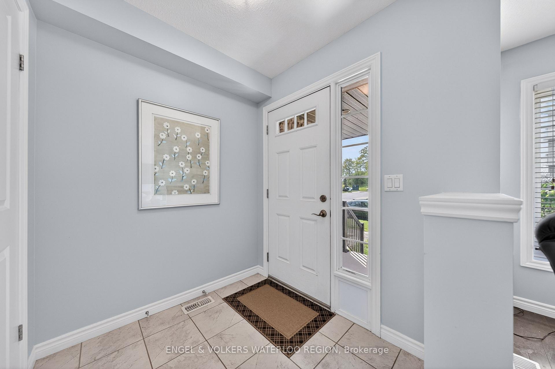 635 Saginaw Parkway 35, Cambridge — photo 4 of 5